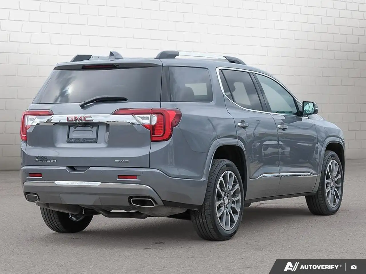 GMC Acadia снимка GMC Acadia