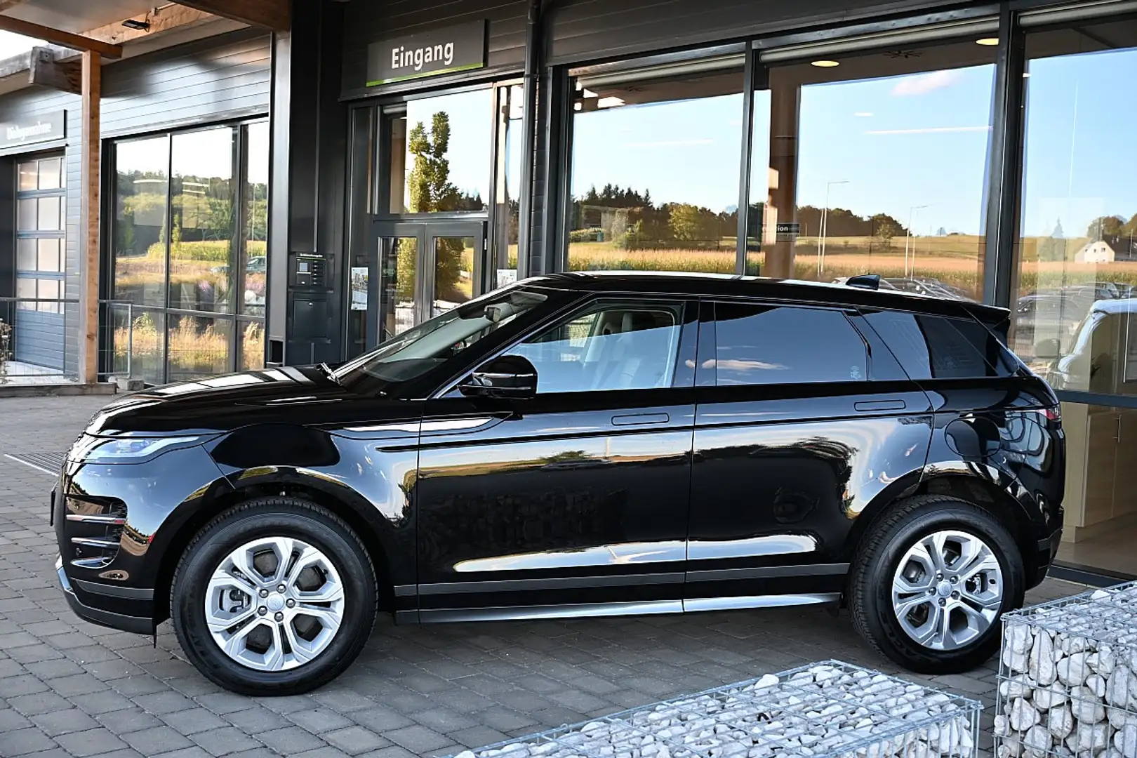 Land Rover Range Rover Evoque P300e PHEV AWD R-Dynamic SE Aut. Schwarz - 2