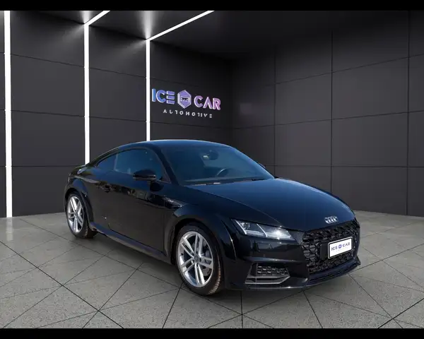Audi TT view 3