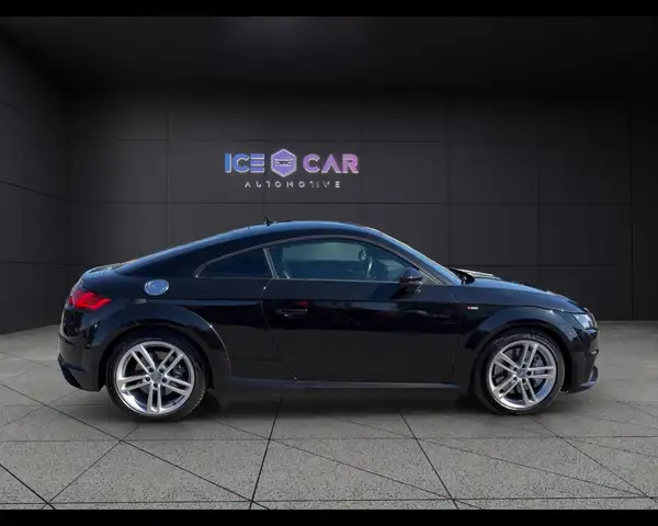 Audi TT view 4