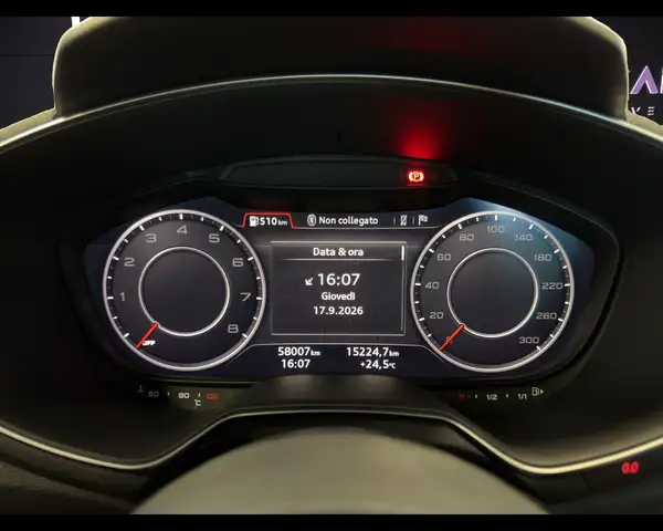Audi TT view 12