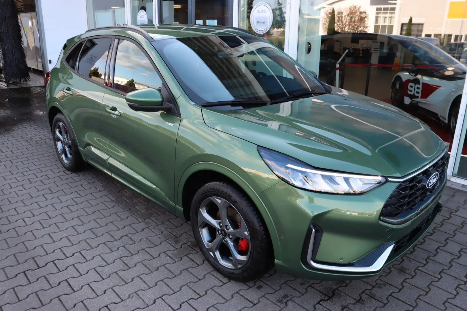 Ford Kuga ST-Line X FHEV NEUE MODELL 2,5l Duratec 4x4 Grün - 2