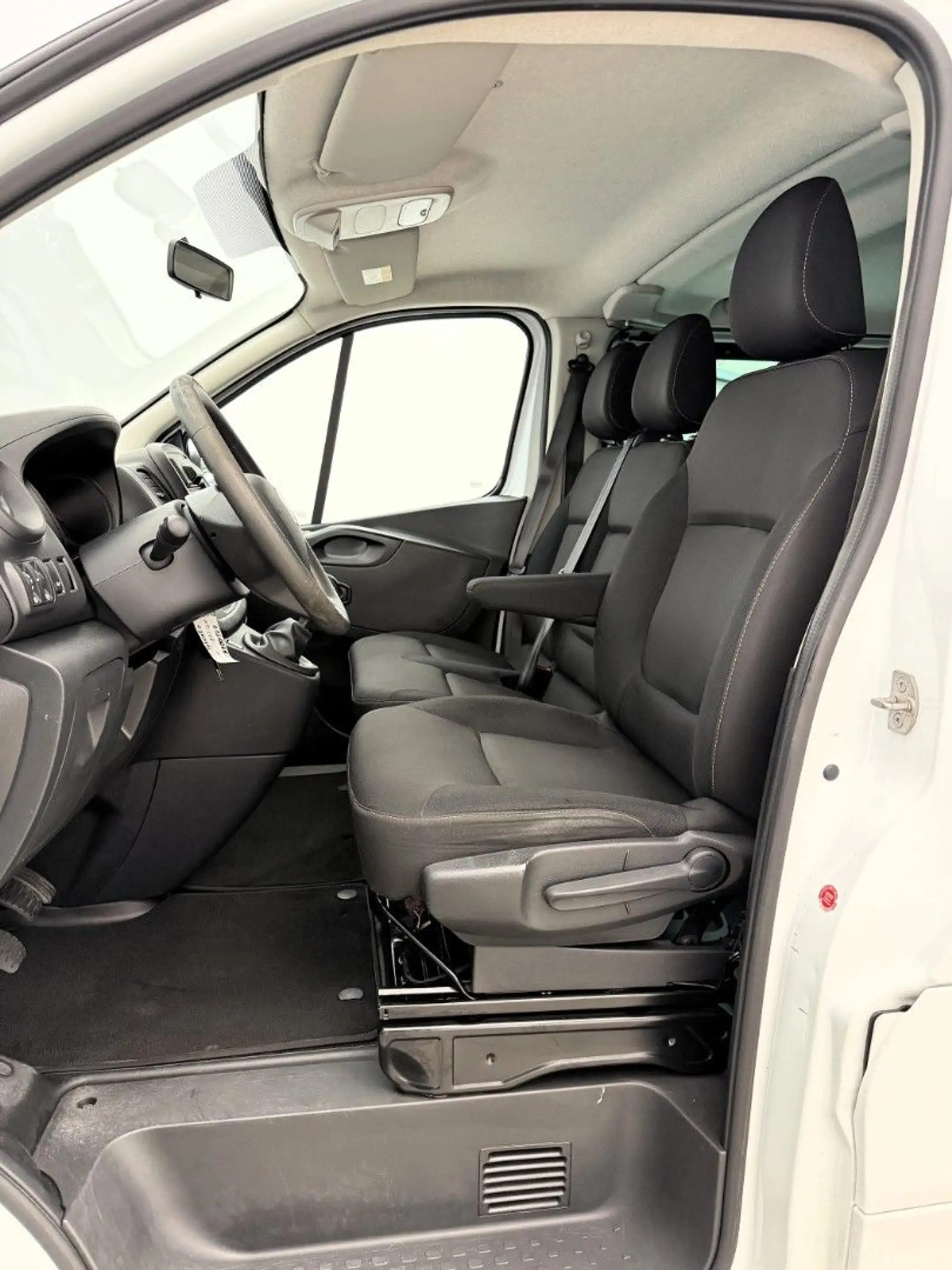 Fiat Talento Kombi L2H1 1,2t SX °Klima°6-Sitze° — photo 3
