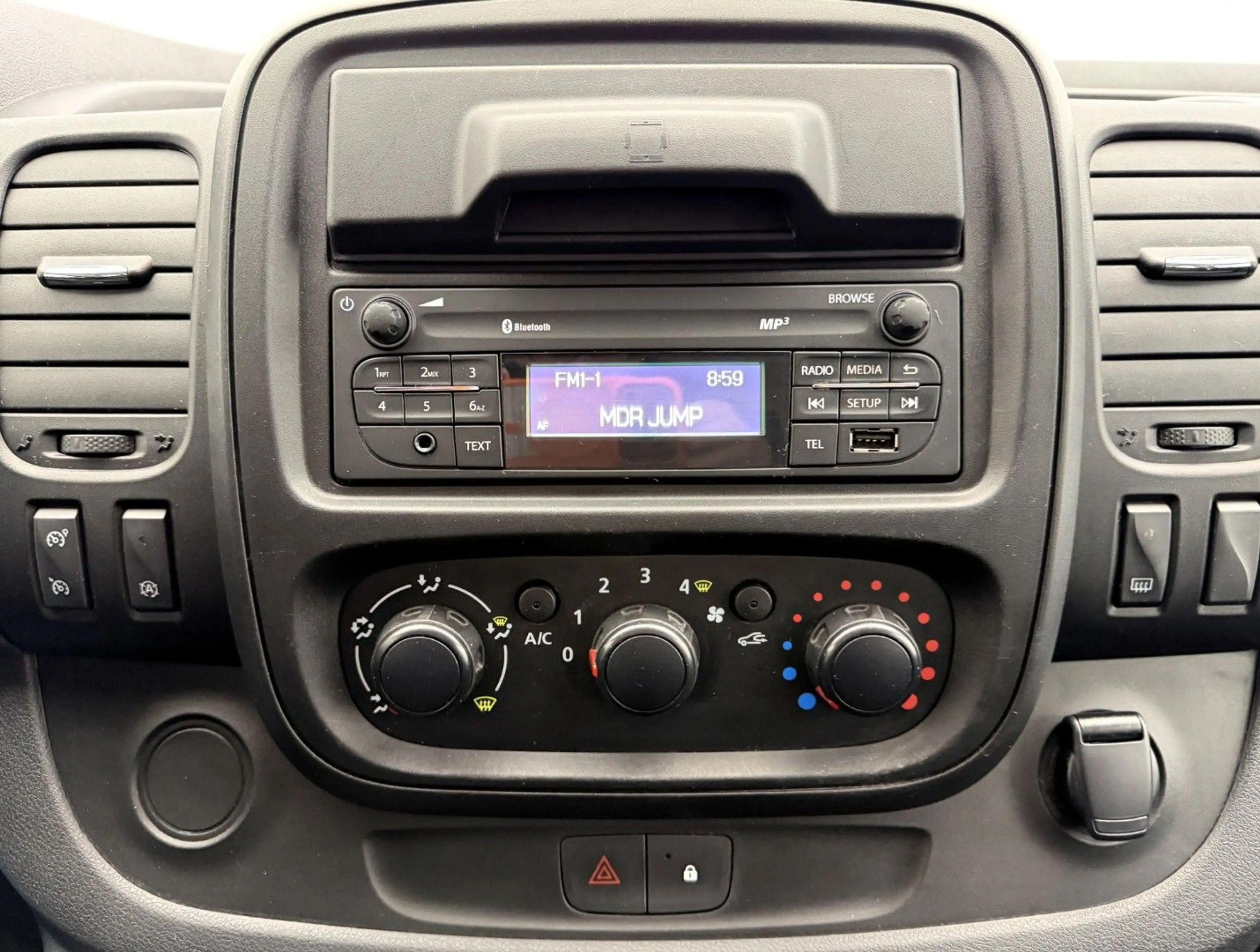 Fiat Talento Kombi L2H1 1,2t SX °Klima°6-Sitze° — photo 15