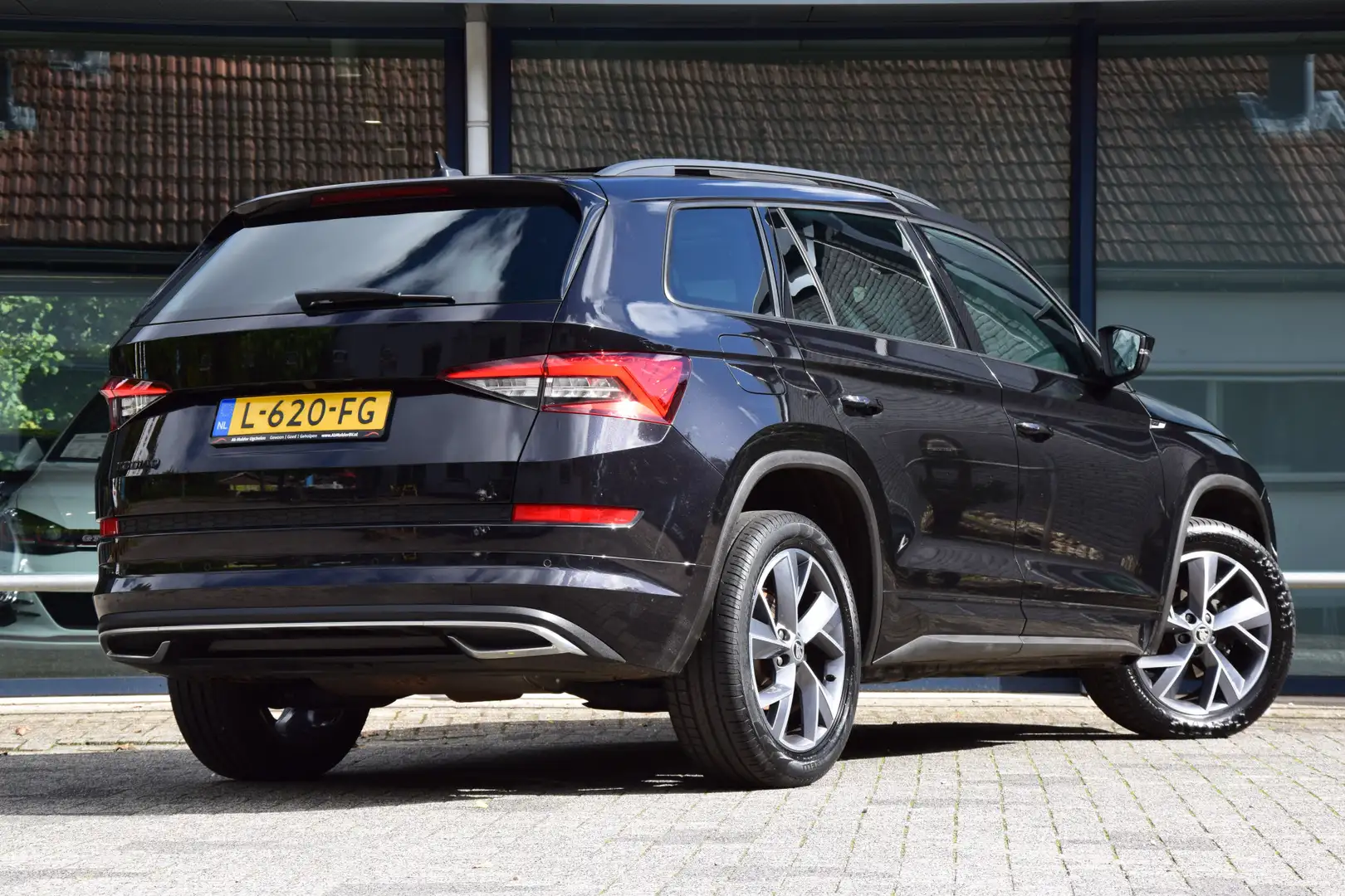 Skoda Kodiaq 1.5 TSI 150PK Sportline Business DSG Automaat | Or Zwart - 2