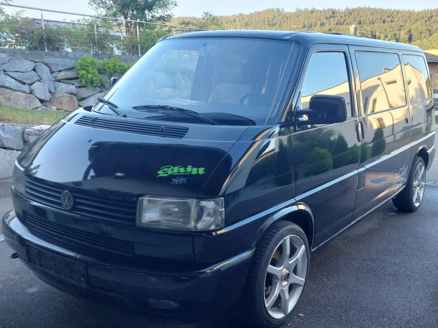 Volkswagen T4 Caravelle Caravelle 2-3-3 GL Syncro Schwarz - 1