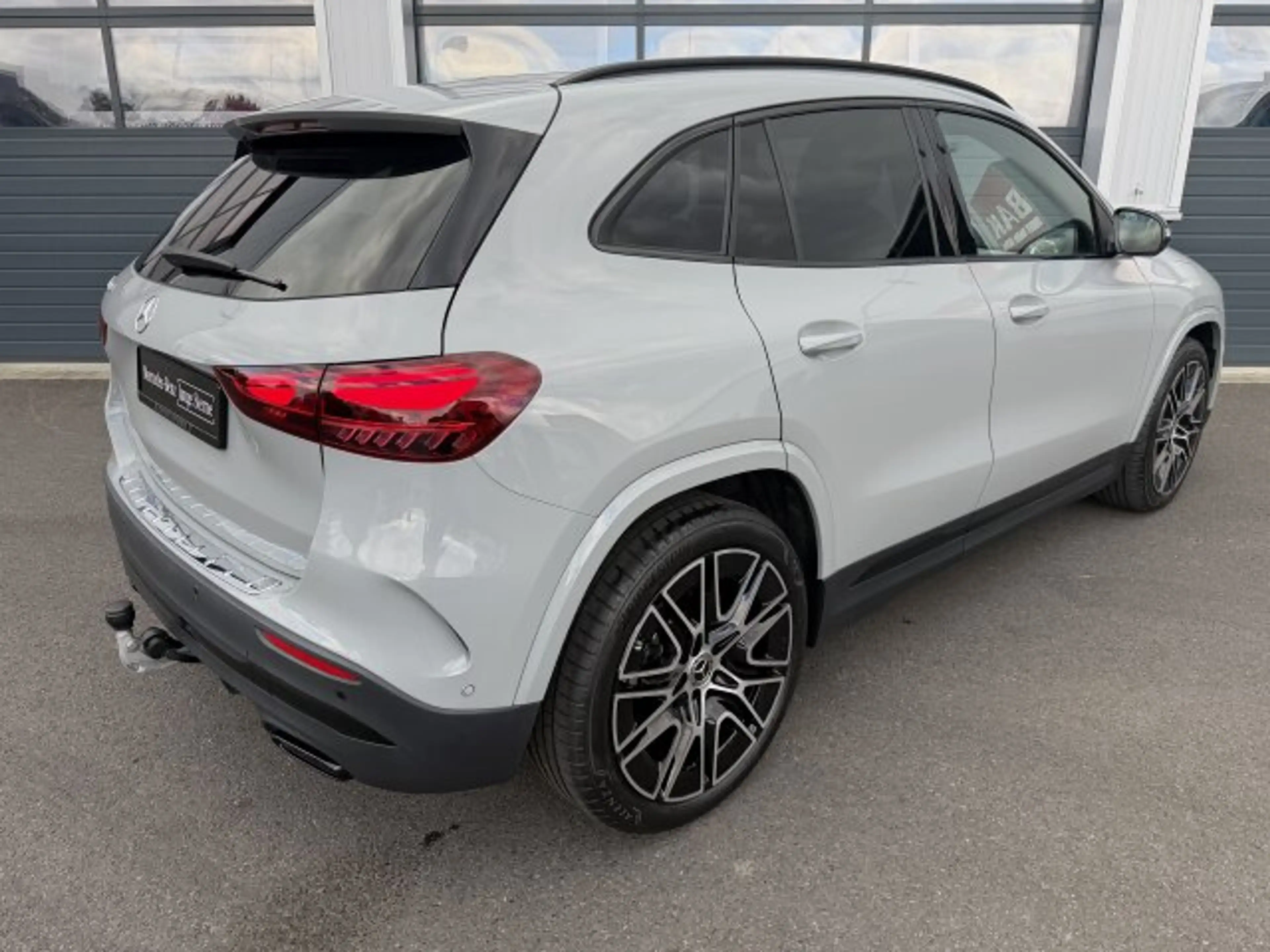 Mercedes-Benz GLA 200 GLA 200 AMG Night Multibeam Distr. Sound AHK 20" — photo 5