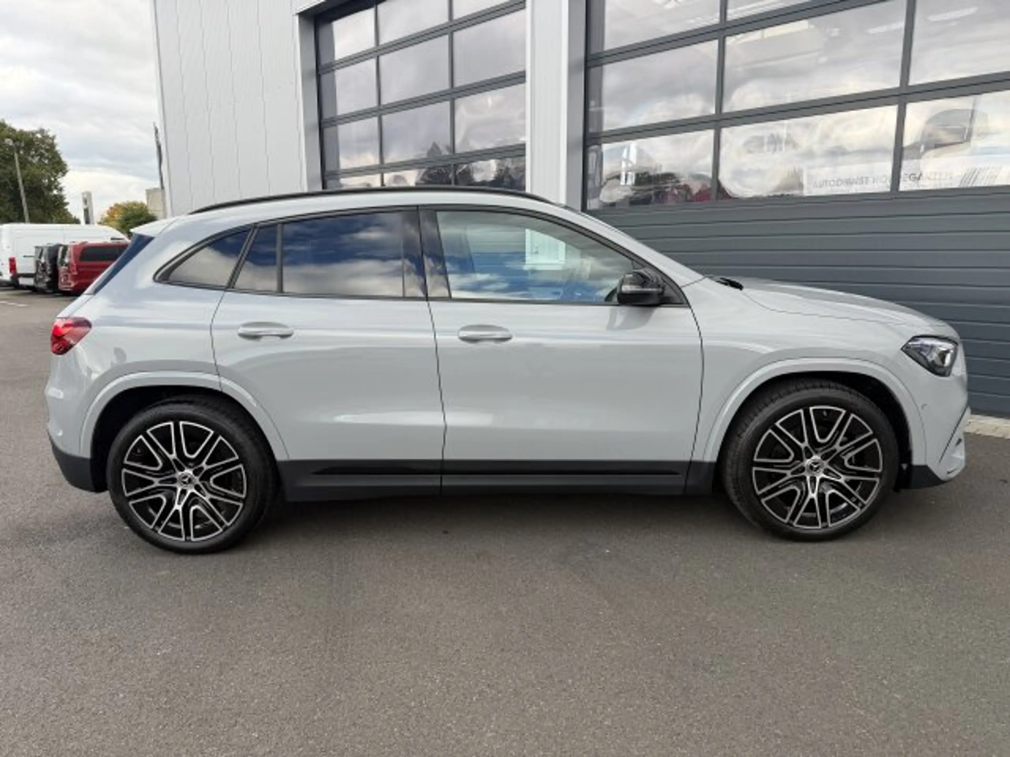 Mercedes-Benz GLA 200 GLA 200 AMG Night Multibeam Distr. Sound AHK 20" — photo 6
