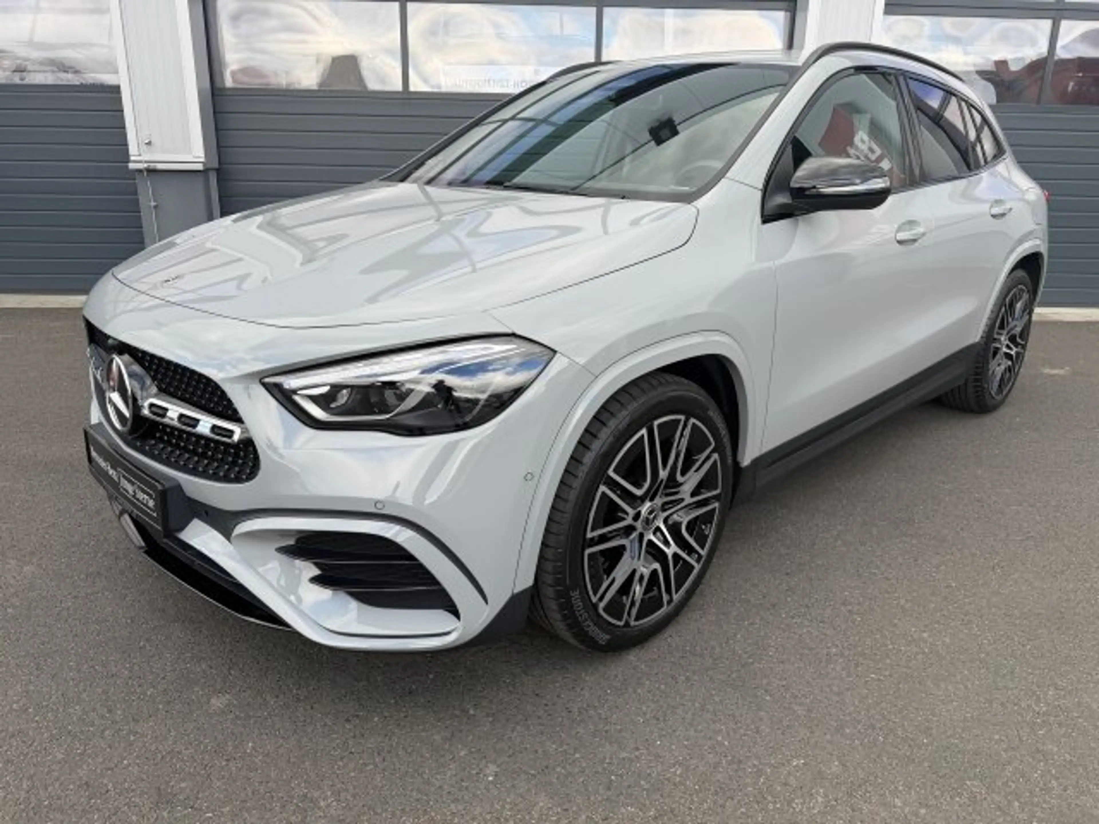 Mercedes-Benz GLA 200 GLA 200 AMG Night Multibeam Distr. Sound AHK 20" — photo 2