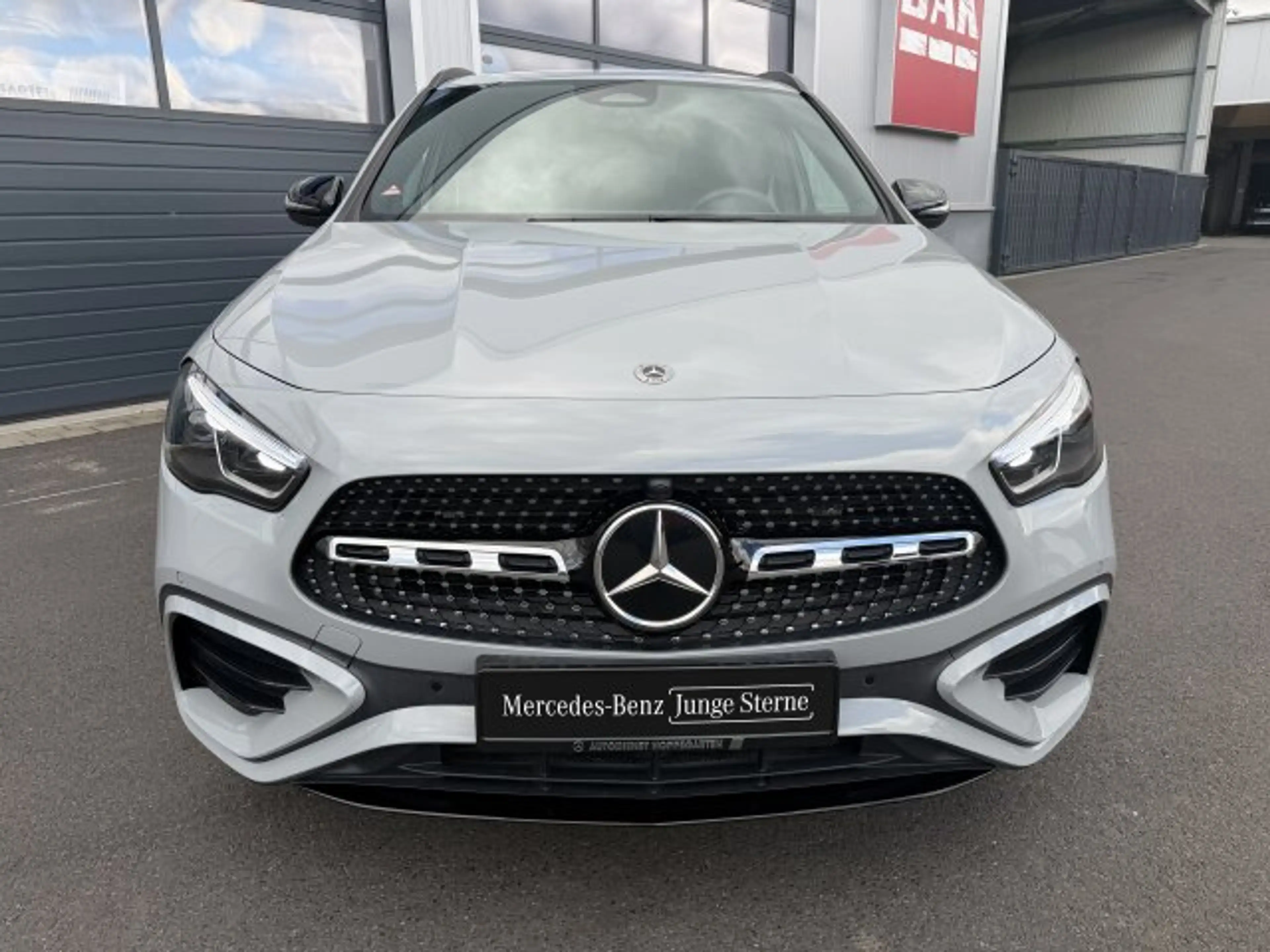 Mercedes-Benz GLA 200 GLA 200 AMG Night Multibeam Distr. Sound AHK 20" — photo 3