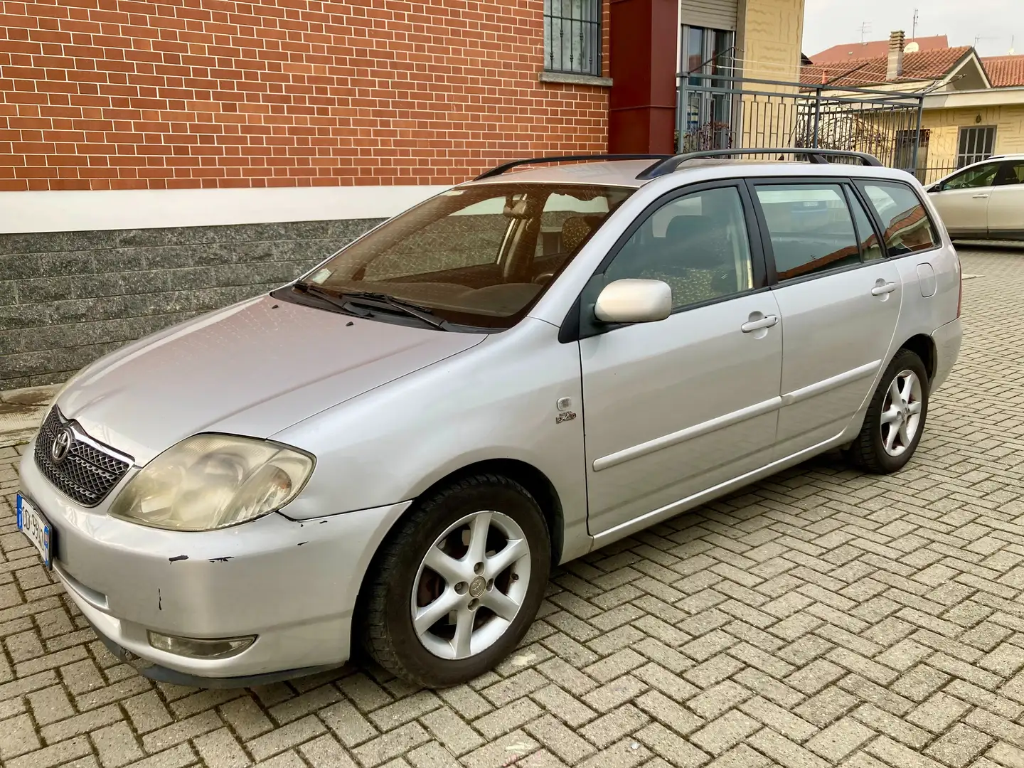 Toyota Corolla Corolla IX 2002 SW 2.0 d-4d 90cv Grigio - 1