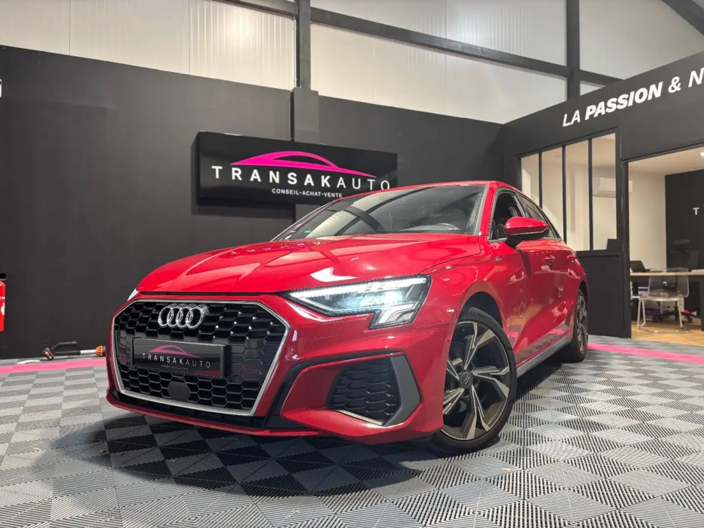 Audi A3 40 e-tron 204 S tronic 6 Rouge - 1