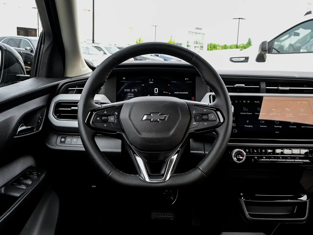 Chevrolet Bolt photo Chevrolet Bolt