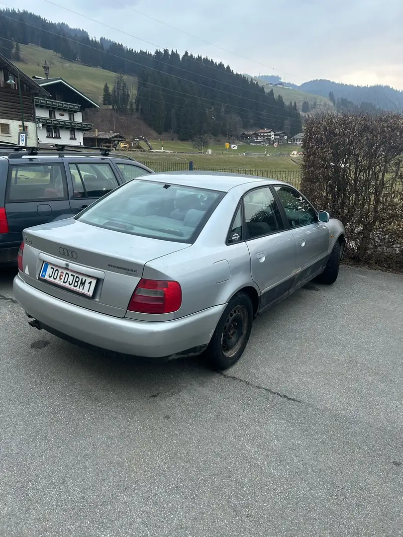 Audi A4 quattro 1,8 Silber - 2