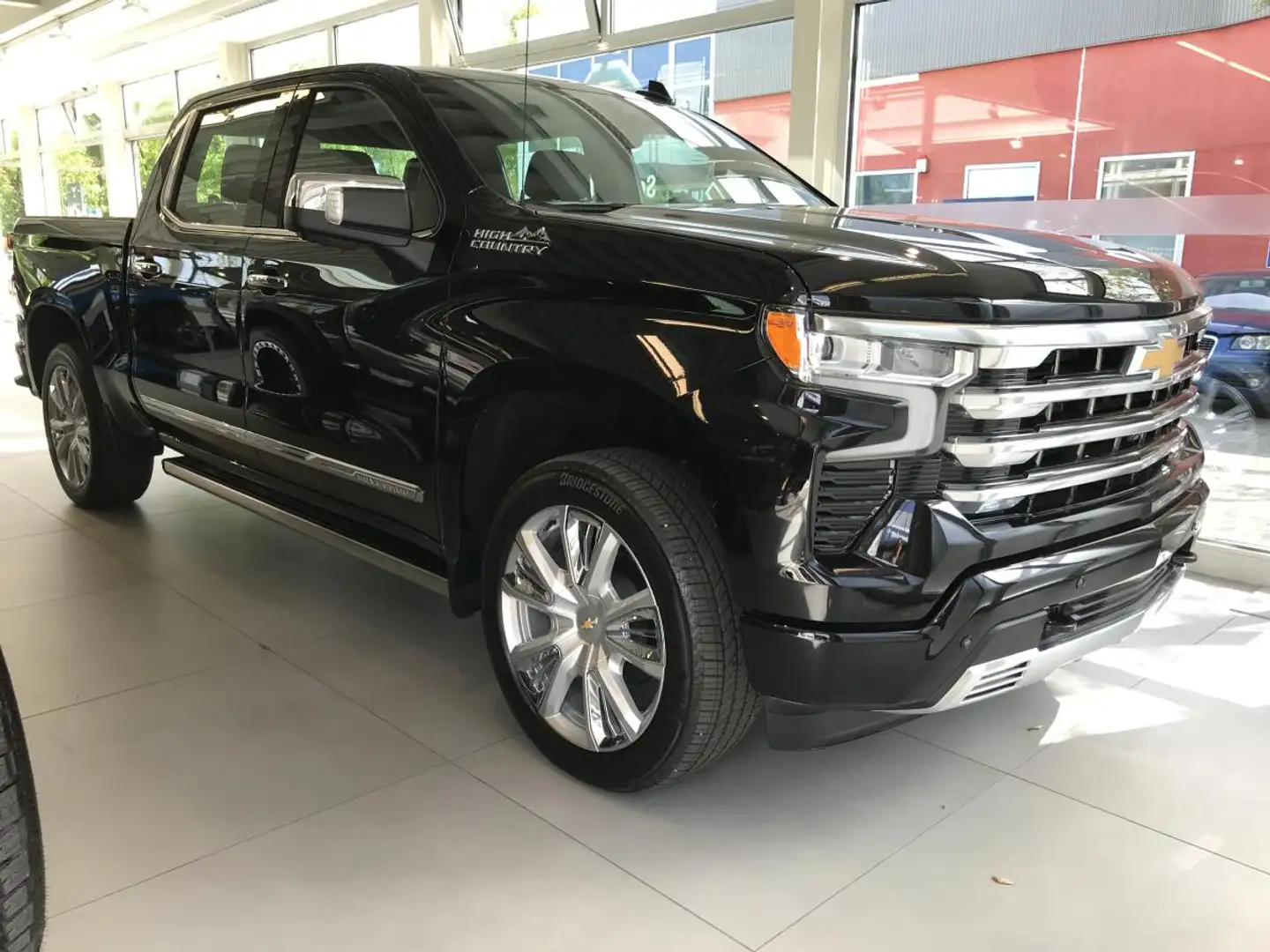 Chevrolet Silverado 1500 High Country 6.2 V8 LPG Schwarz - 1
