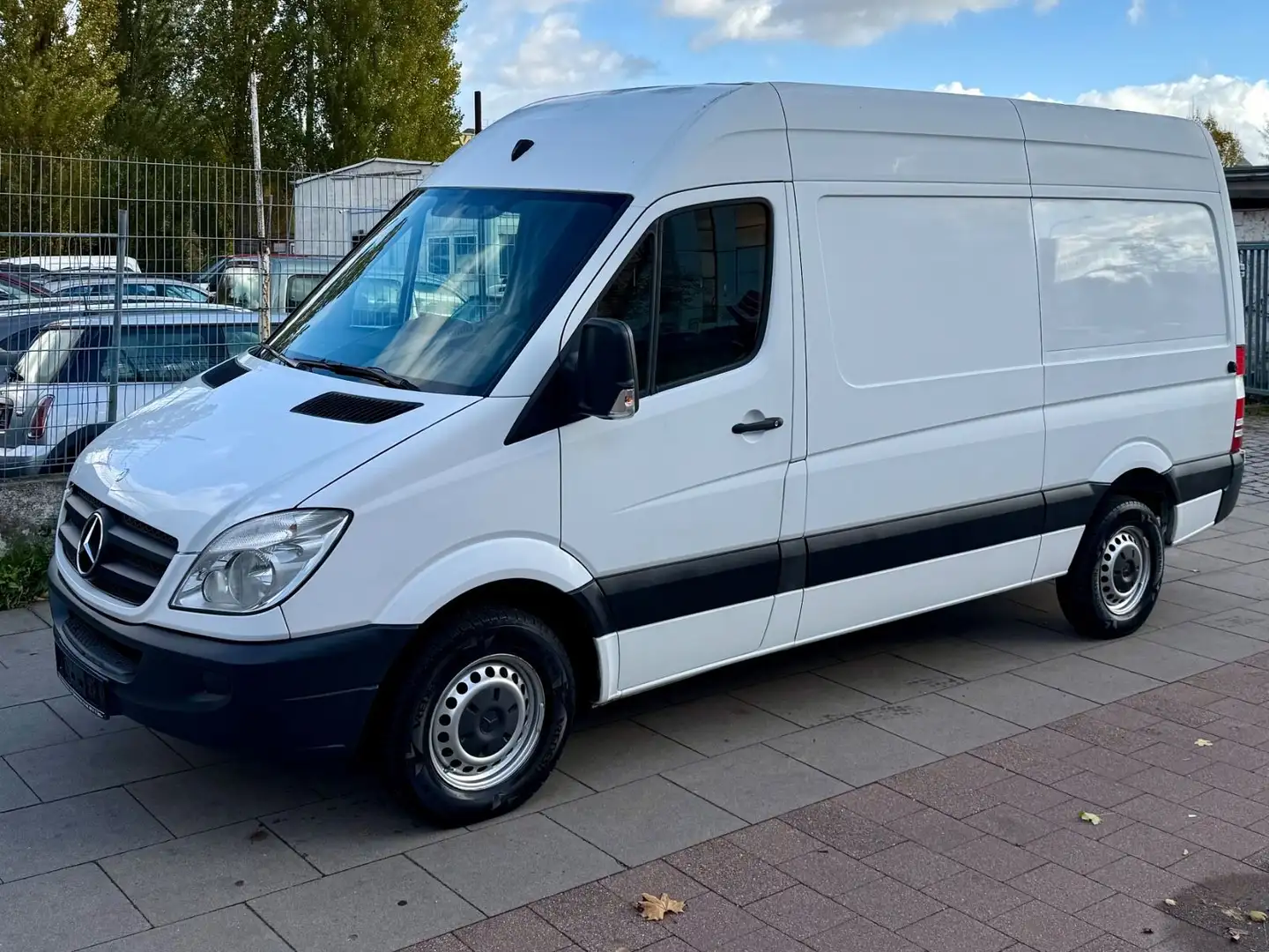 Mercedes-Benz Sprinter II Kasten 213 CDI / HOCH & LANG/TÜV NEU Weiß - 2