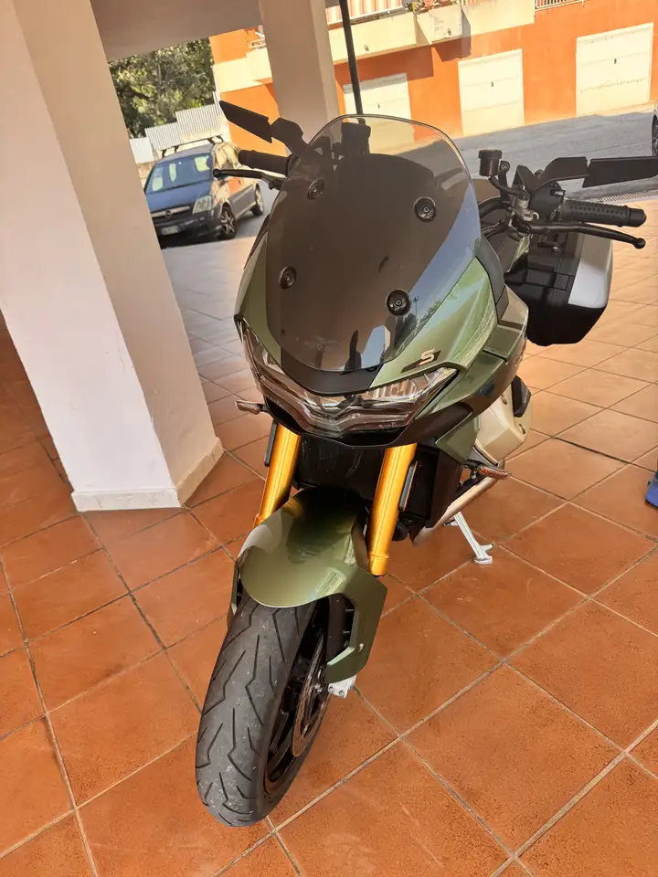 Moto Guzzi V 100