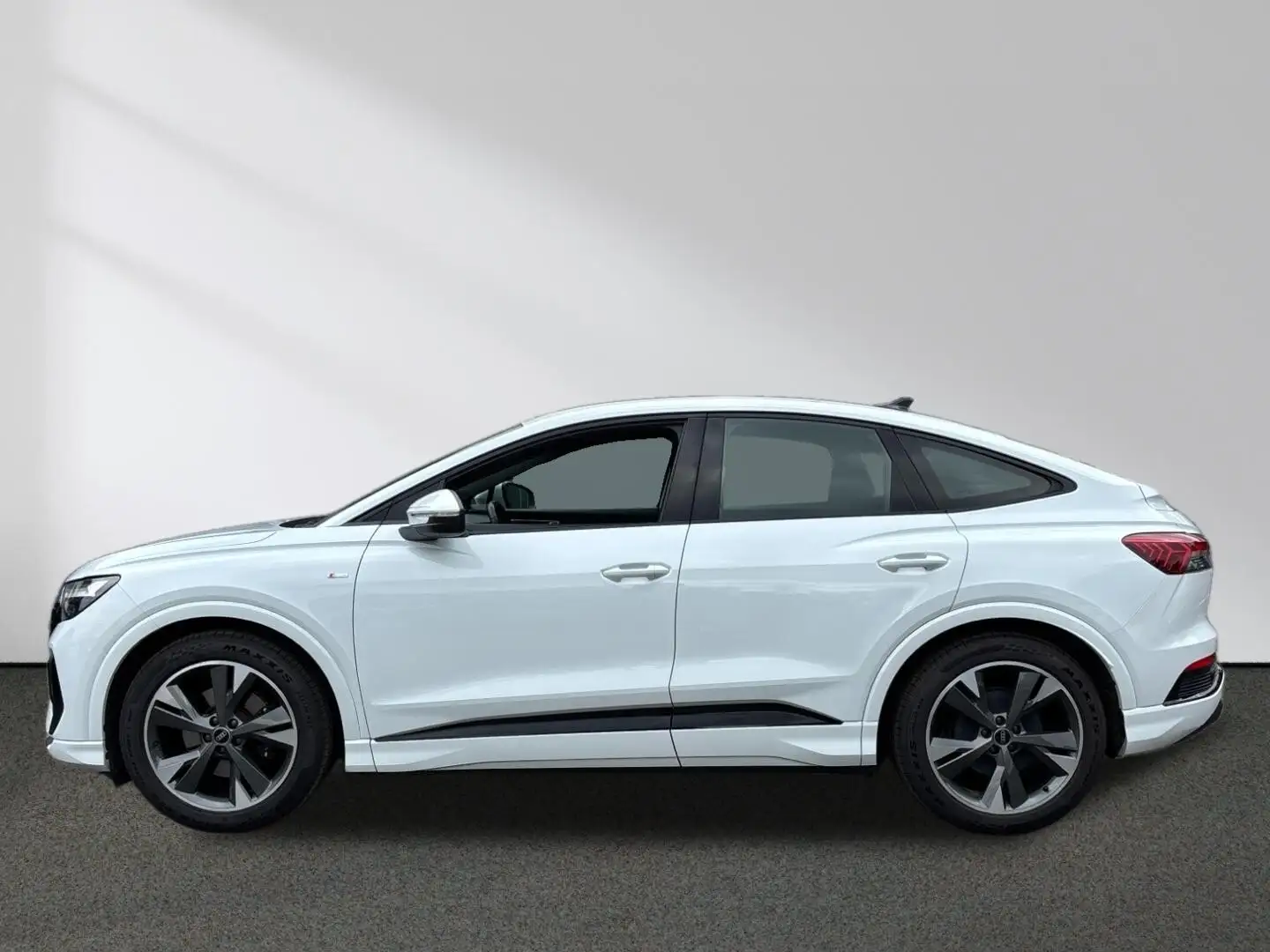 Audi Q4 e-tron Sportback 35 MMI LED Audi connect 20" Blanc - 2