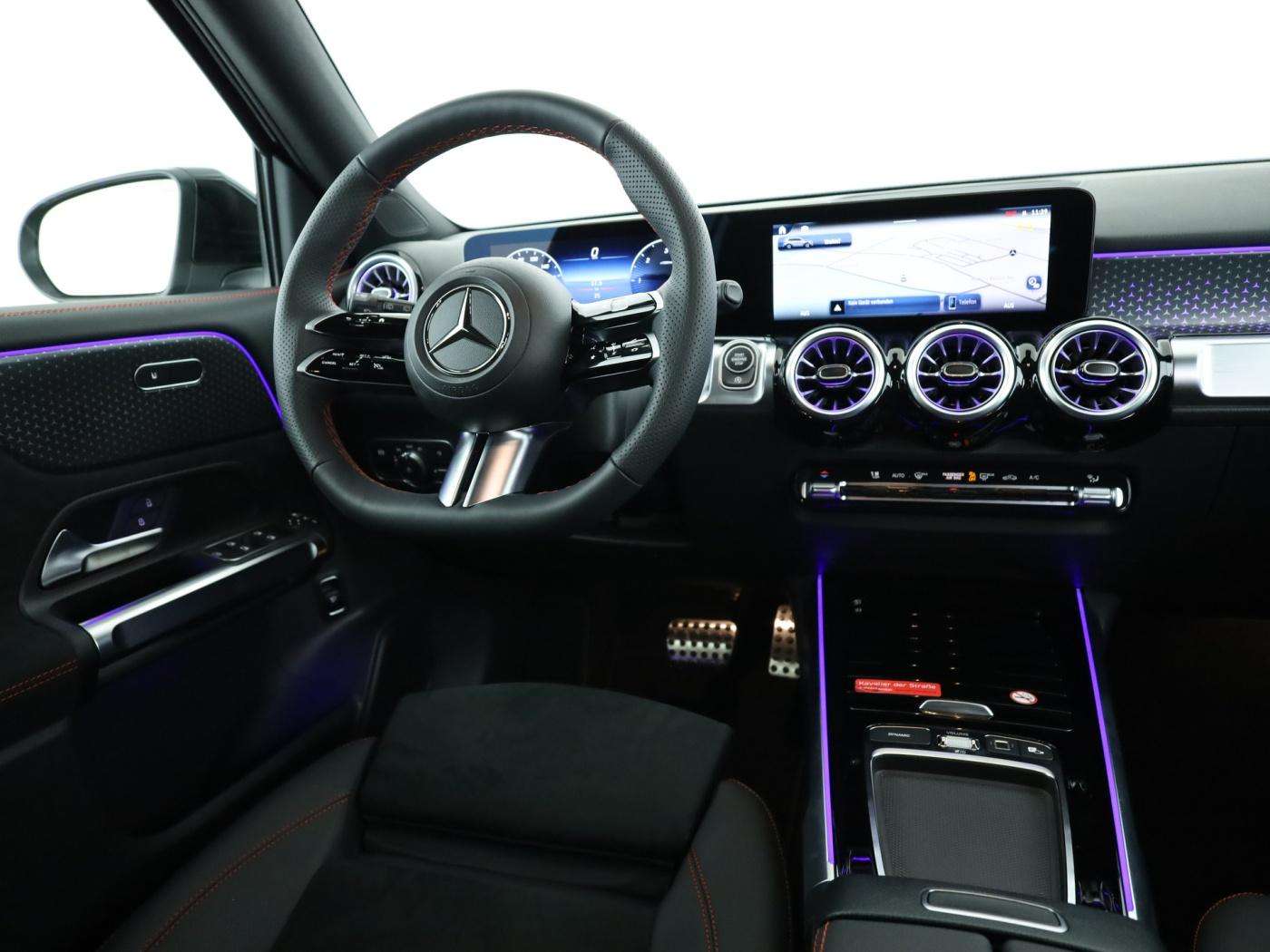 Mercedes-Benz GLB 200
