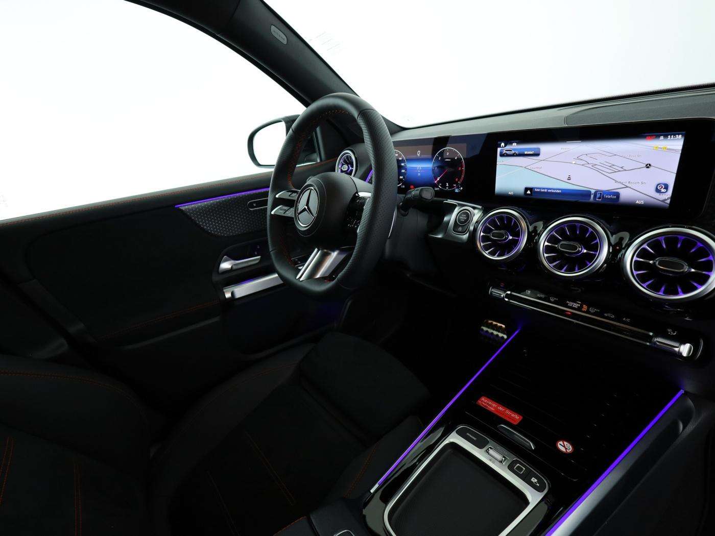Mercedes-Benz GLB 200
