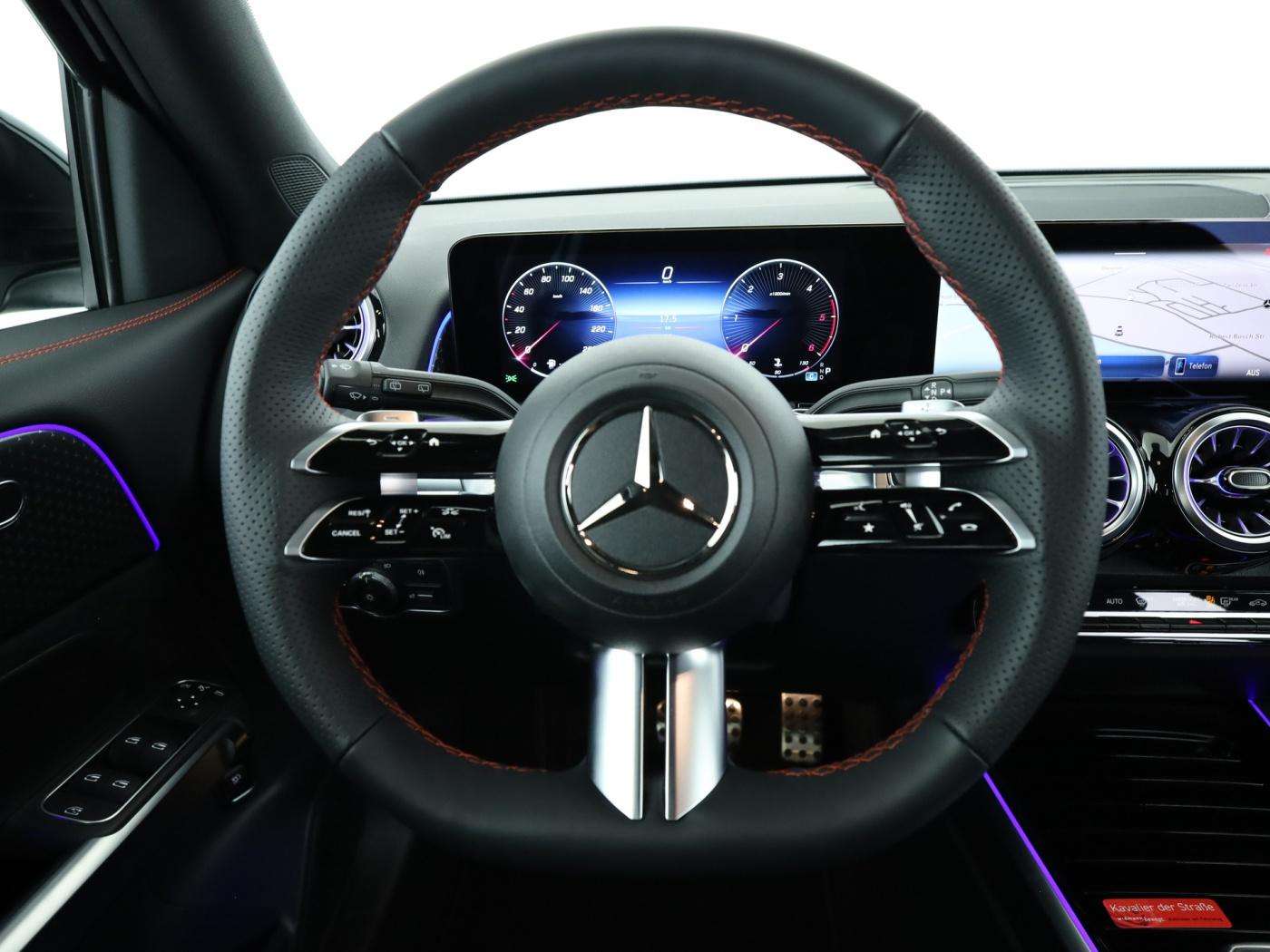Mercedes-Benz GLB 200