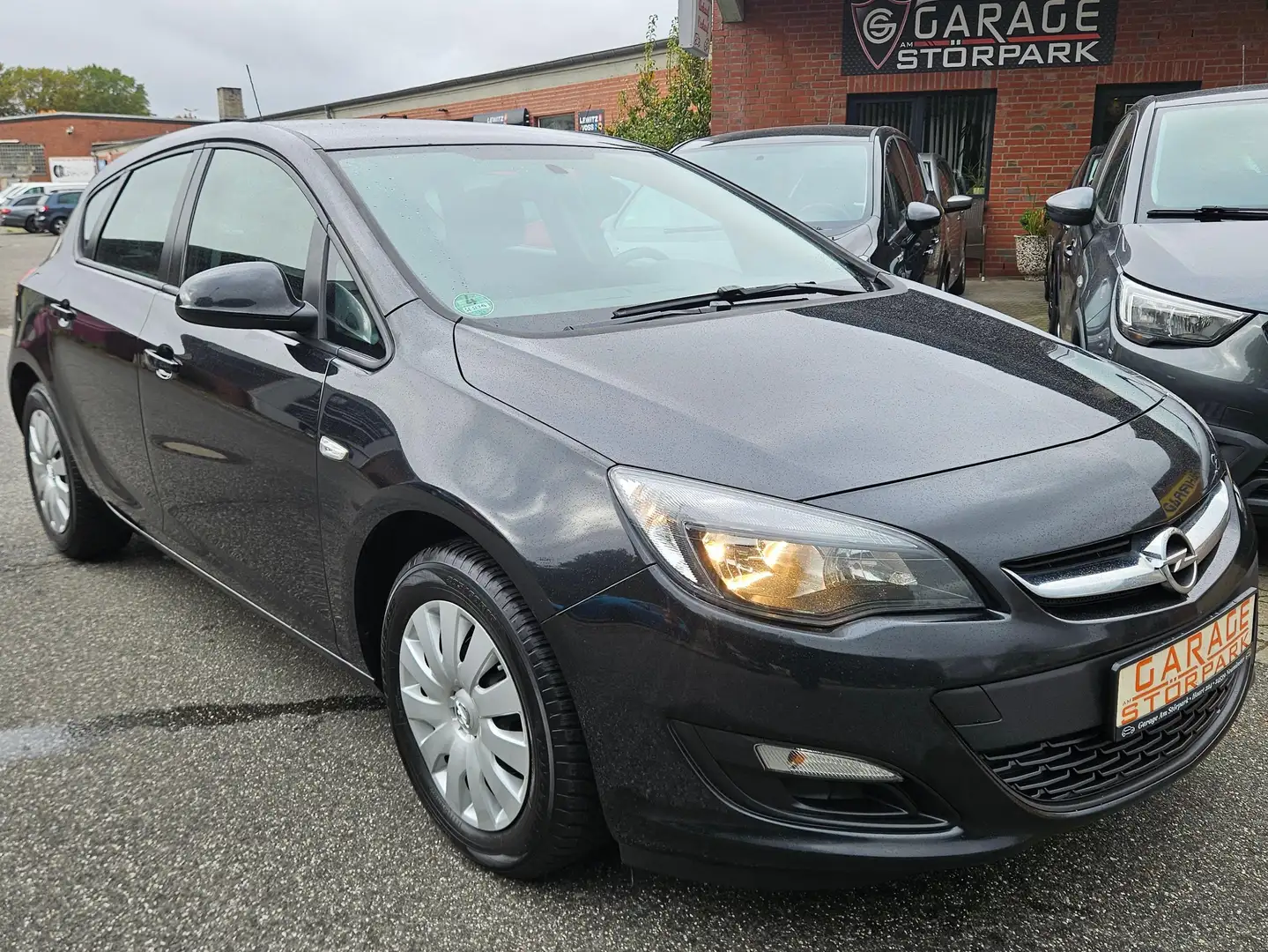 Opel Astra 5-Türer 1.6 ALLWETTEREIFEN - TUV&AU NEU Schwarz - 1
