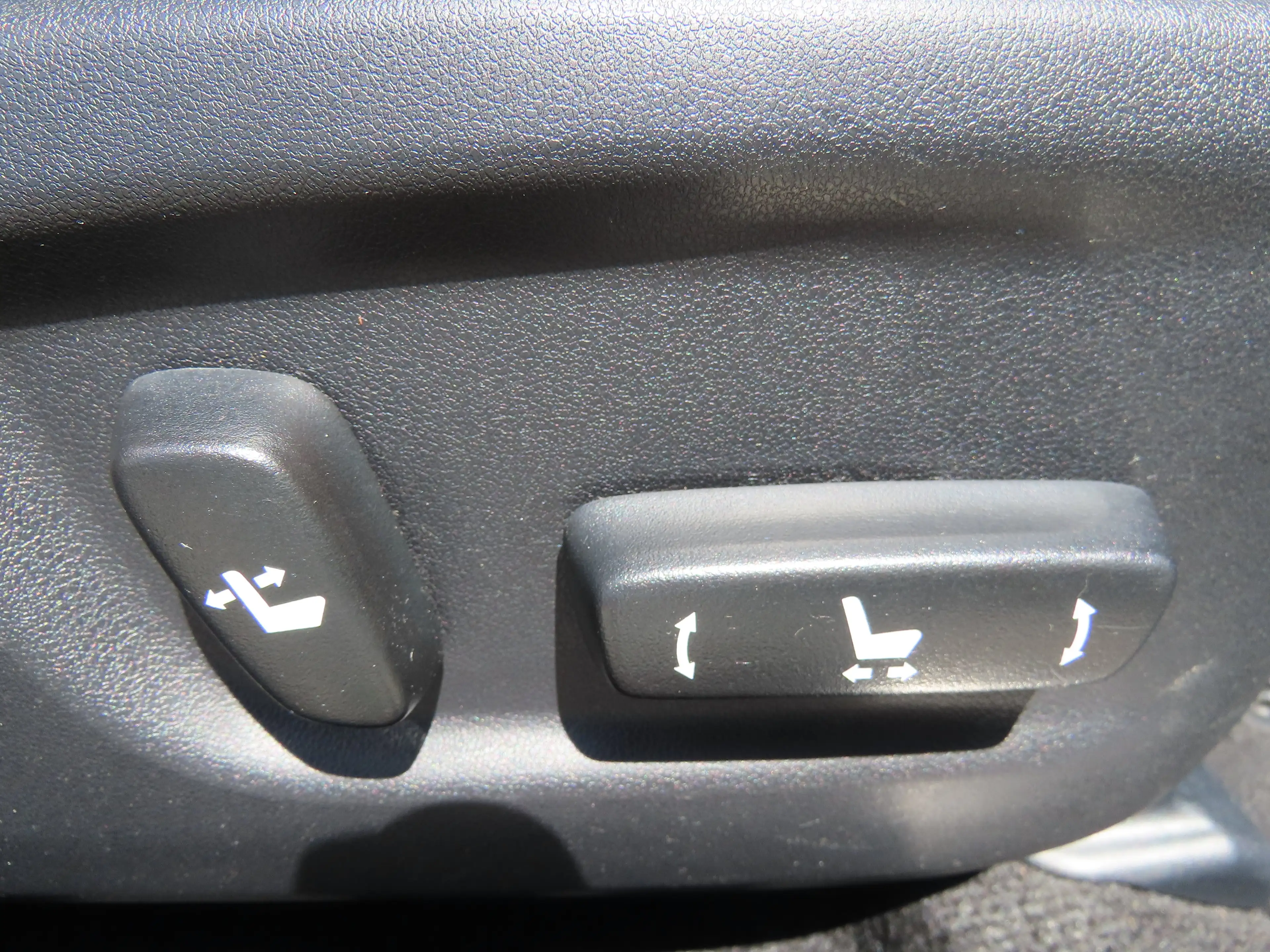 Lexus NX 300h 2.5i AWD Executive Line E-CVT — photo 15