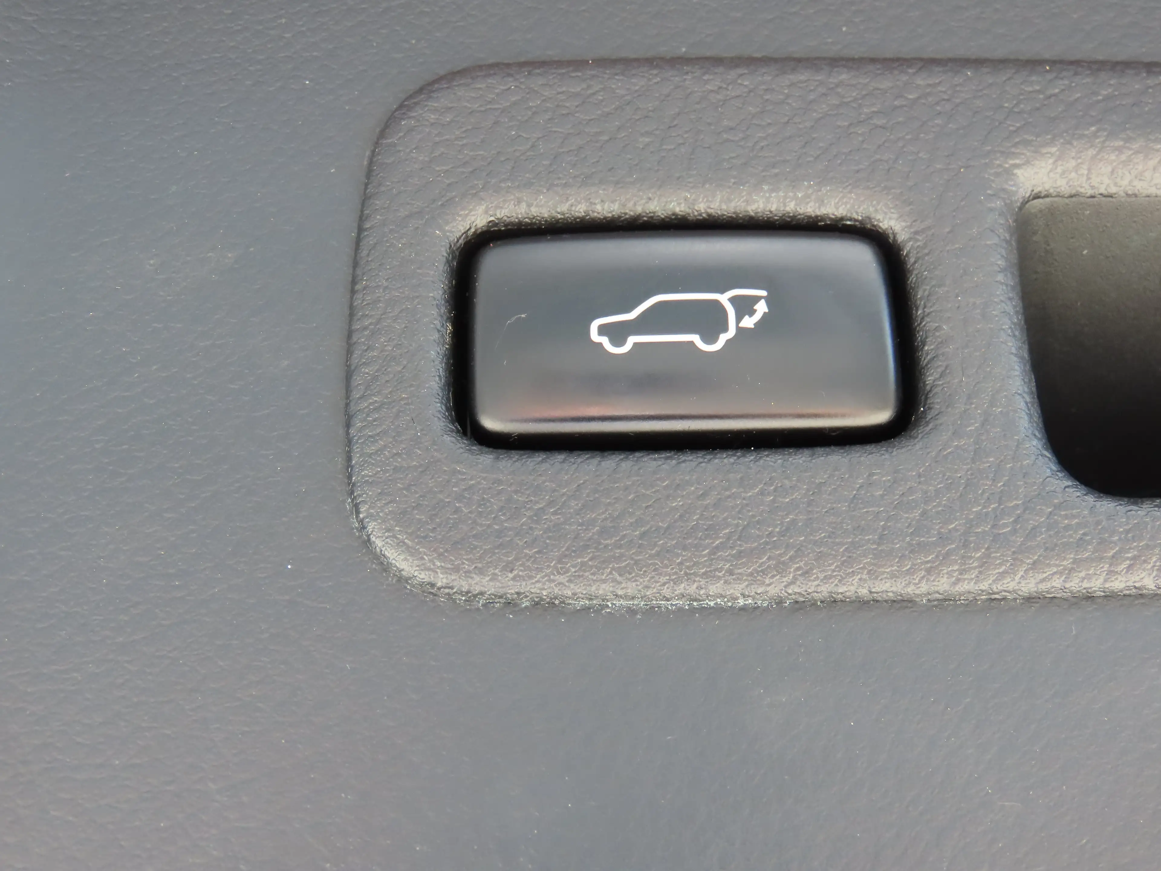 Lexus NX 300h 2.5i AWD Executive Line E-CVT — photo 12