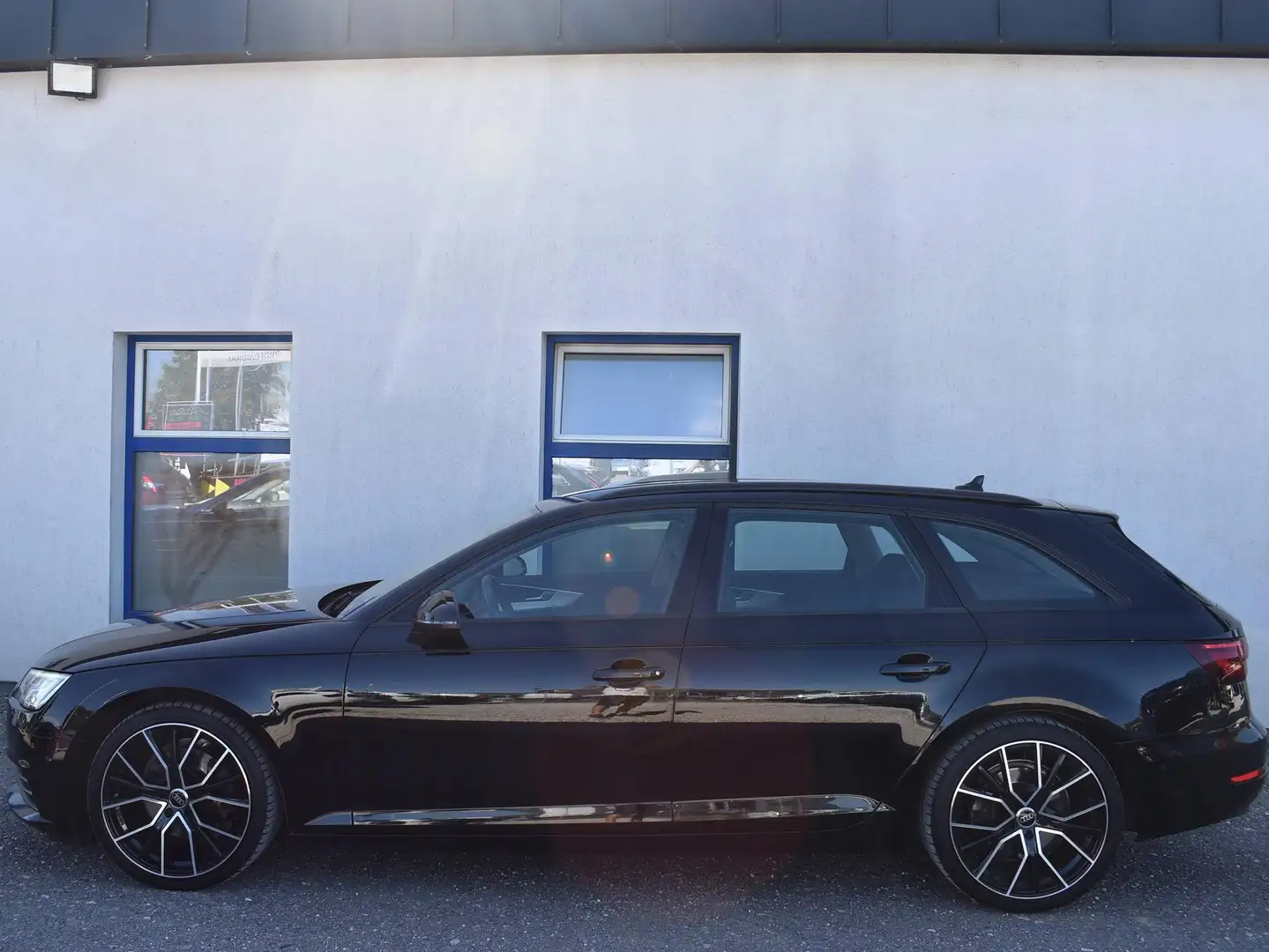 Audi A4 Avant 2,0TDI S-tronic Schwarz - 2