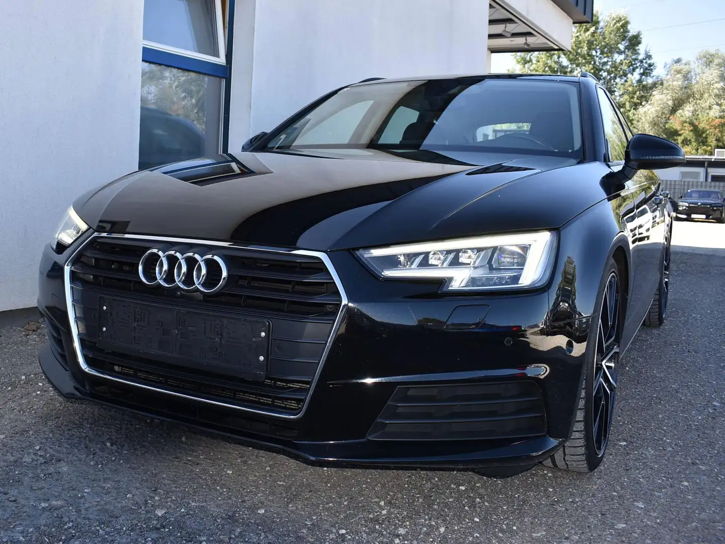 Audi A4 Avant 2,0TDI S-tronic Schwarz - 1