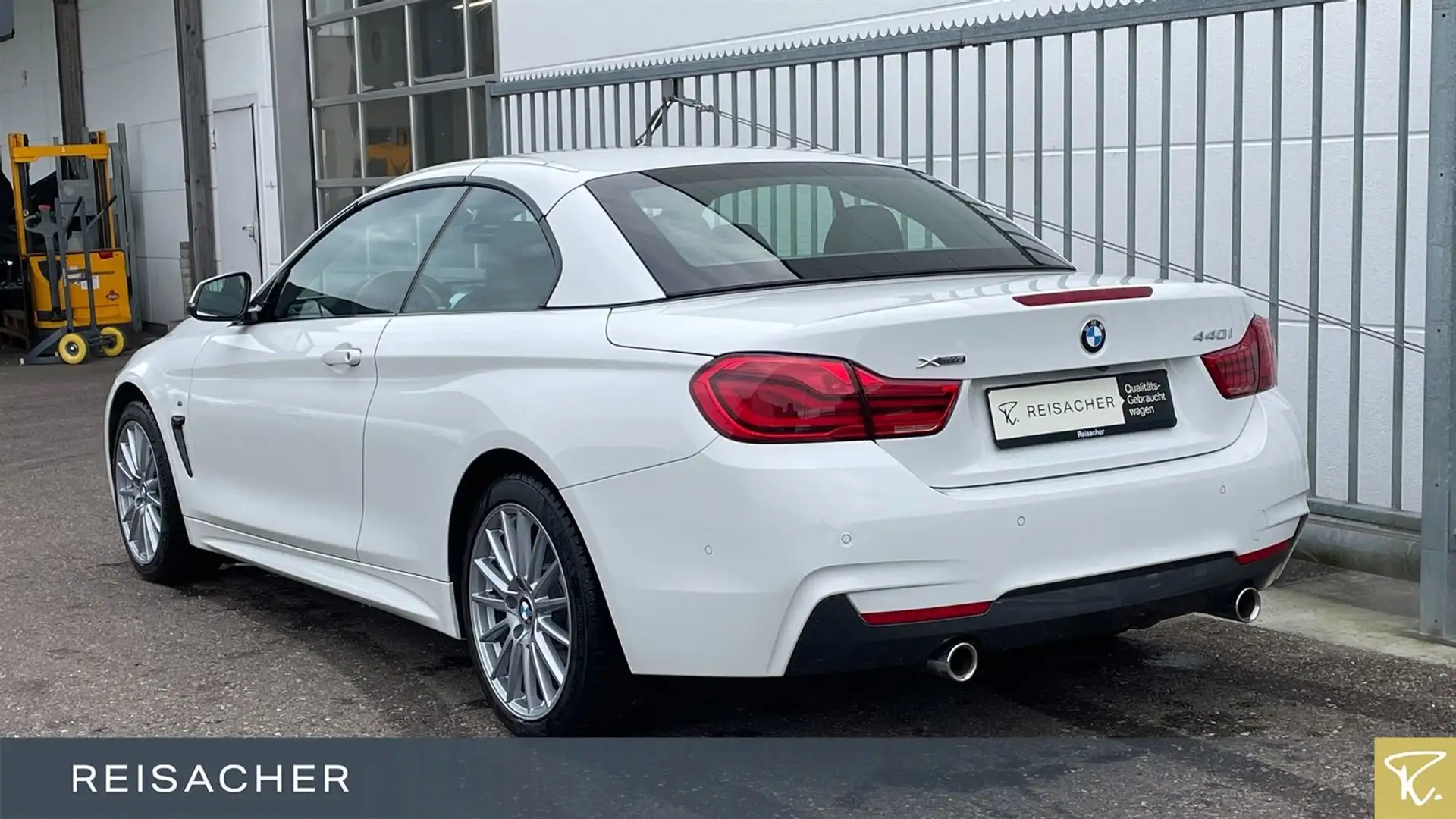 BMW 440 i xDrive Cabrio M-Sport,AHK,adLED,ACC,HUD,RFK Weiß - 2