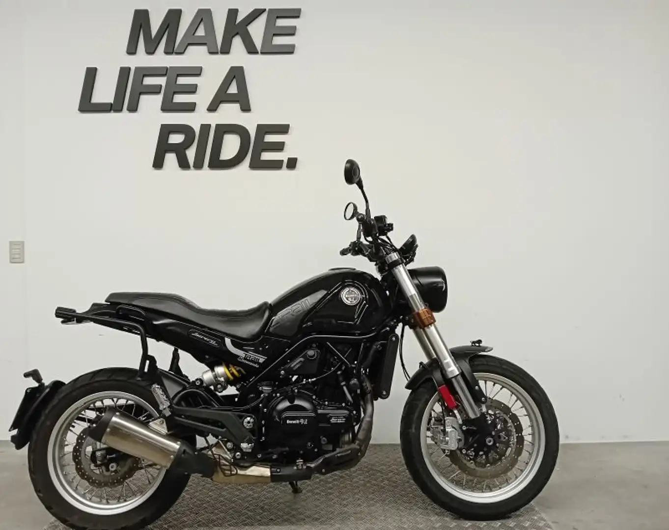 Benelli Leoncino 500 TRAIL Noir - 1