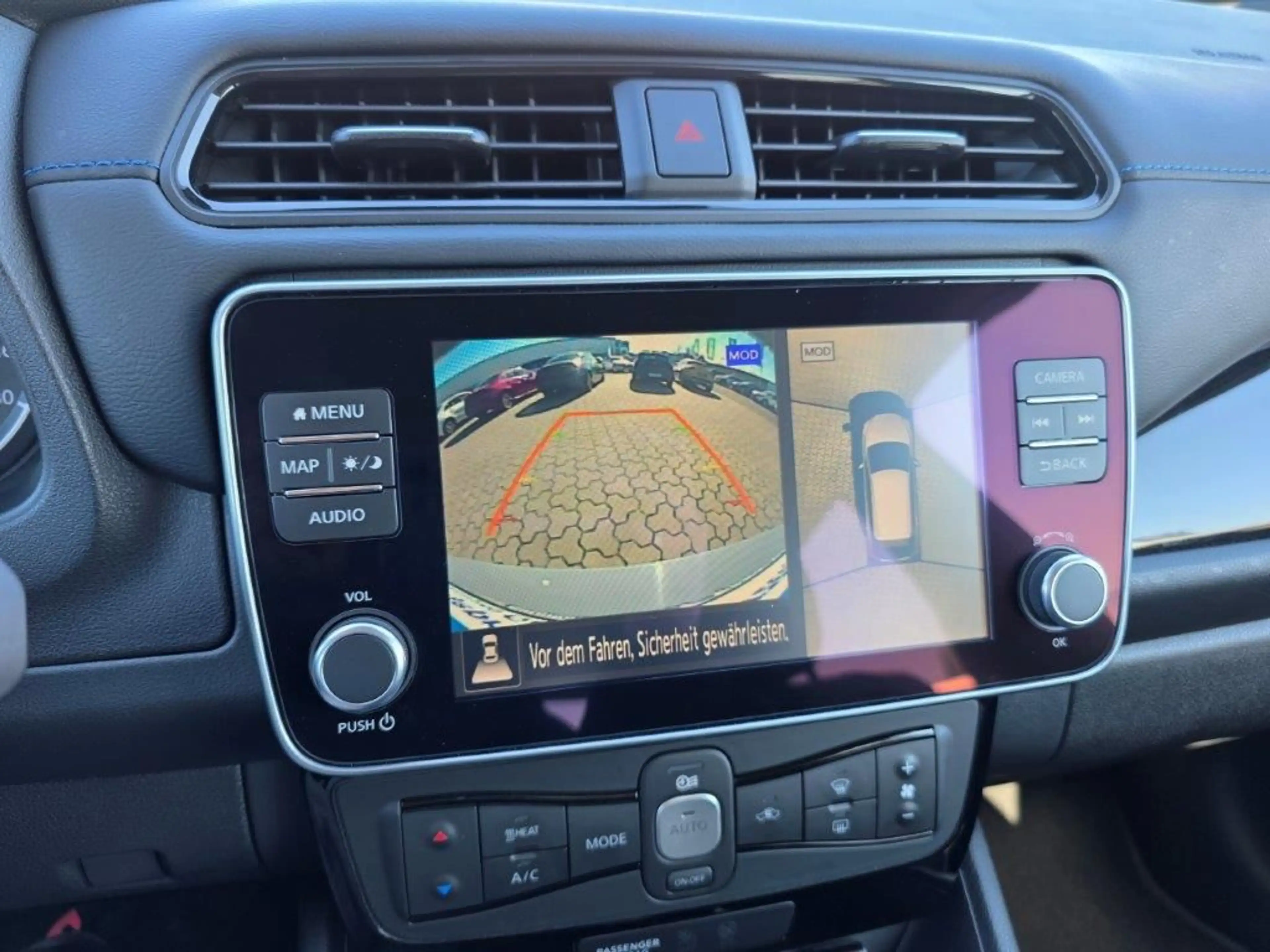Nissan Leaf 40 kWh Tekna — photo 14