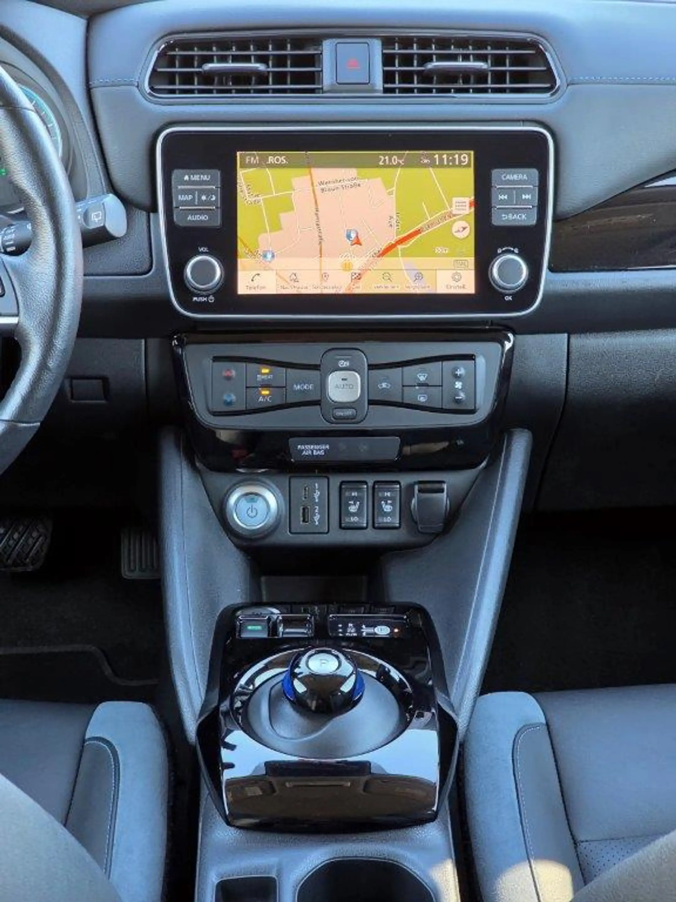 Nissan Leaf 40 kWh Tekna — photo 13