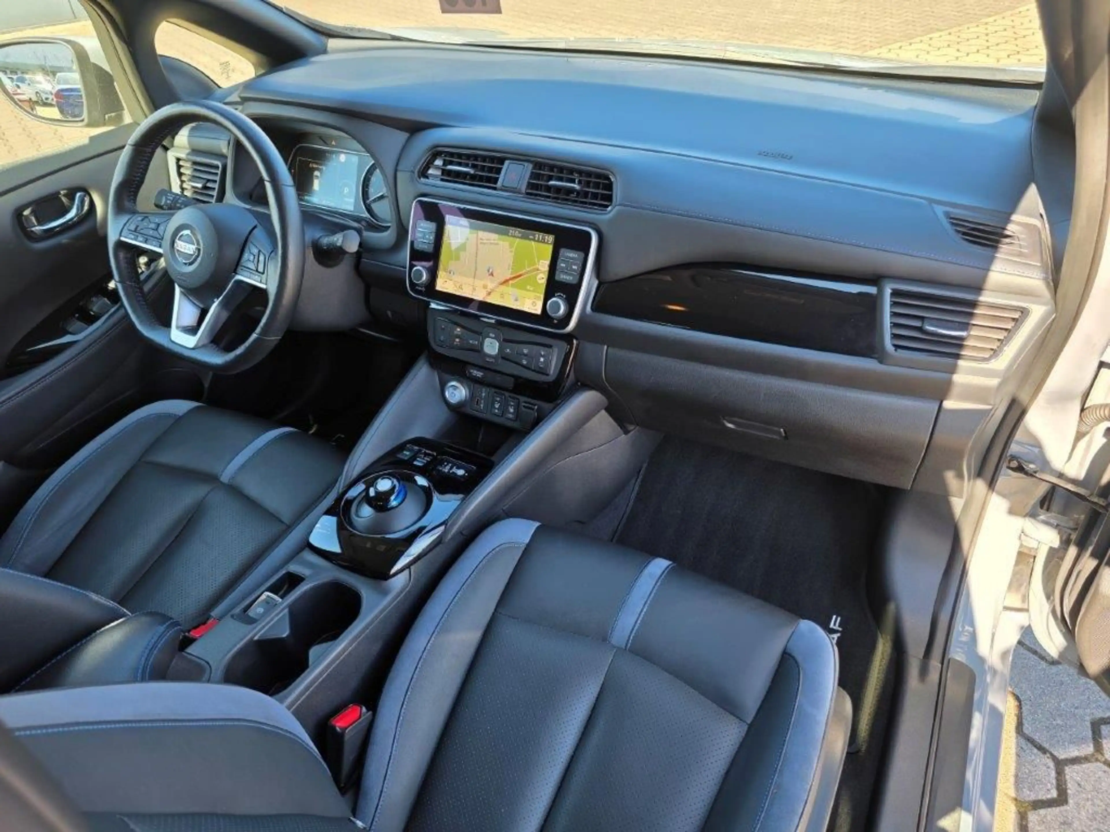 Nissan Leaf 40 kWh Tekna — photo 10