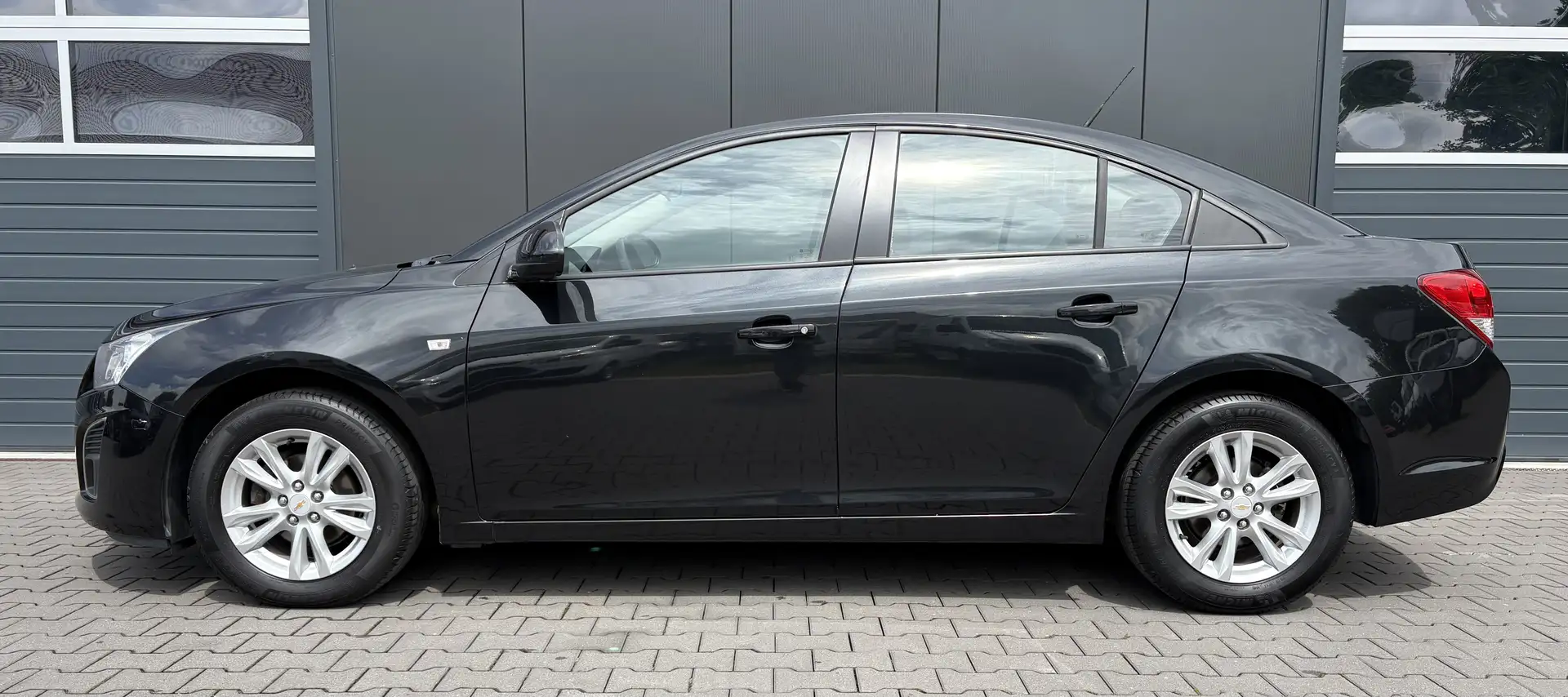 Chevrolet Cruze LT+ Navigationssystem Kamera PDC crna - 2
