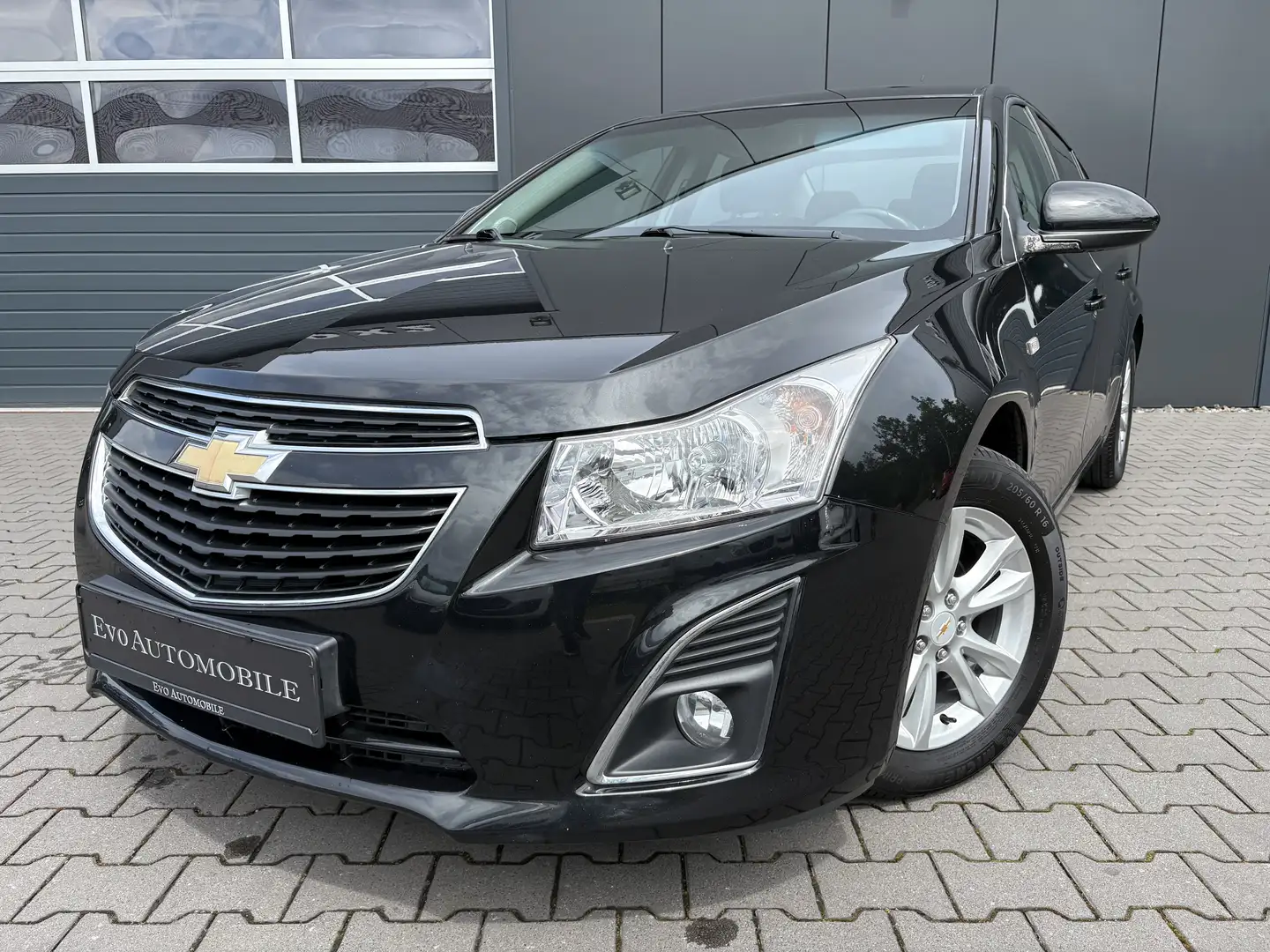 Chevrolet Cruze LT+ Navigationssystem Kamera PDC crna - 1