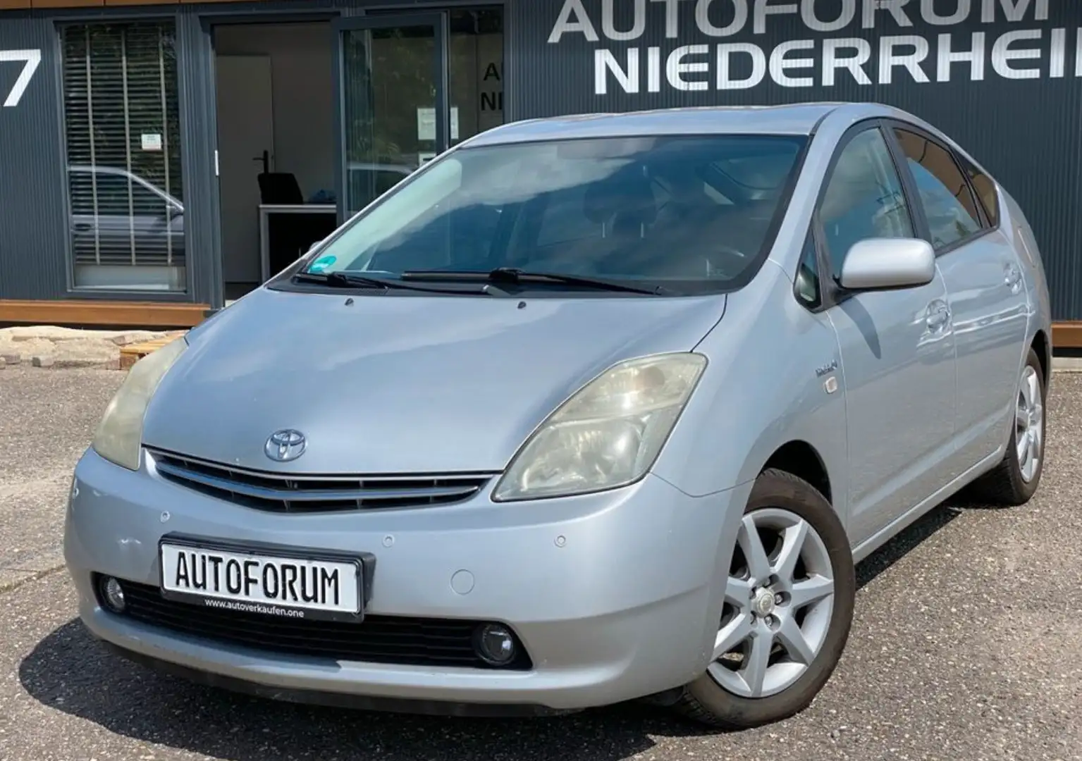 Toyota Prius Sol Hybrid Synergy Drive Automatik KLIMA* TEMPOMAT Silber - 1