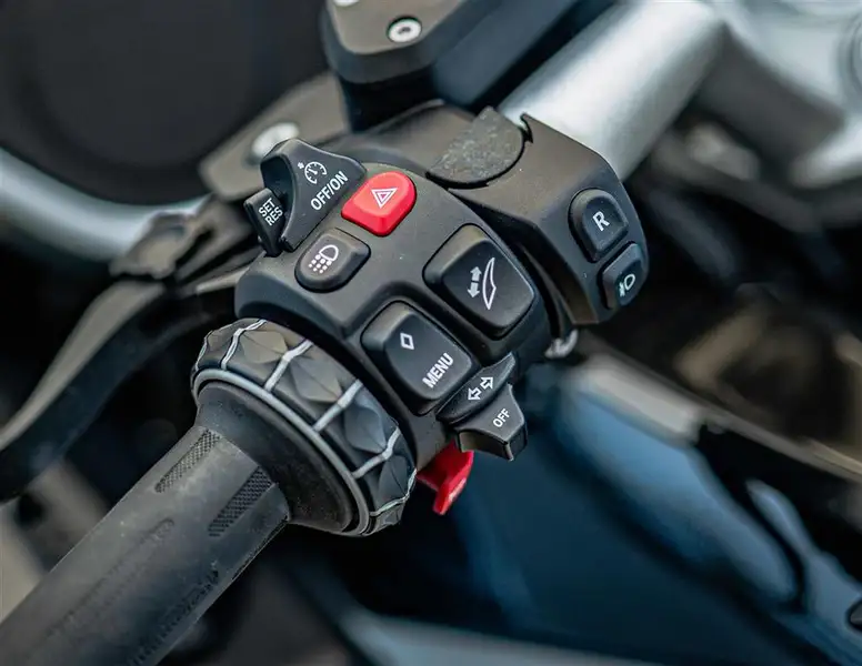 BMW K 1600 GT - foto 7