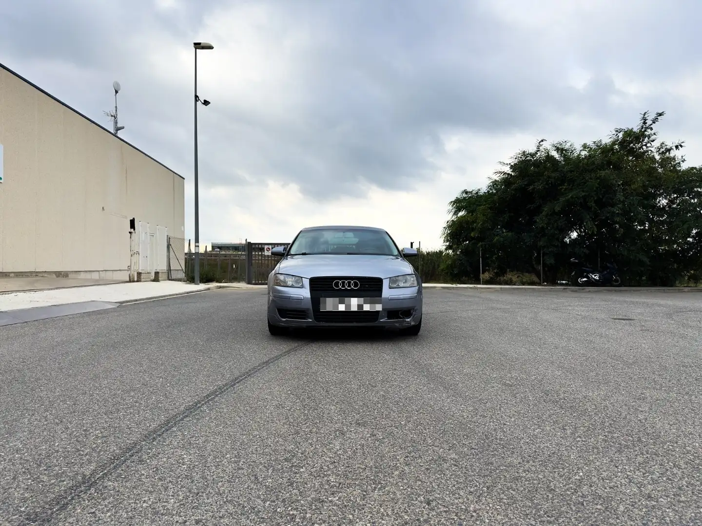 Audi A3 A3 1.9TDI Ambiente Ambiente Plateado - 1