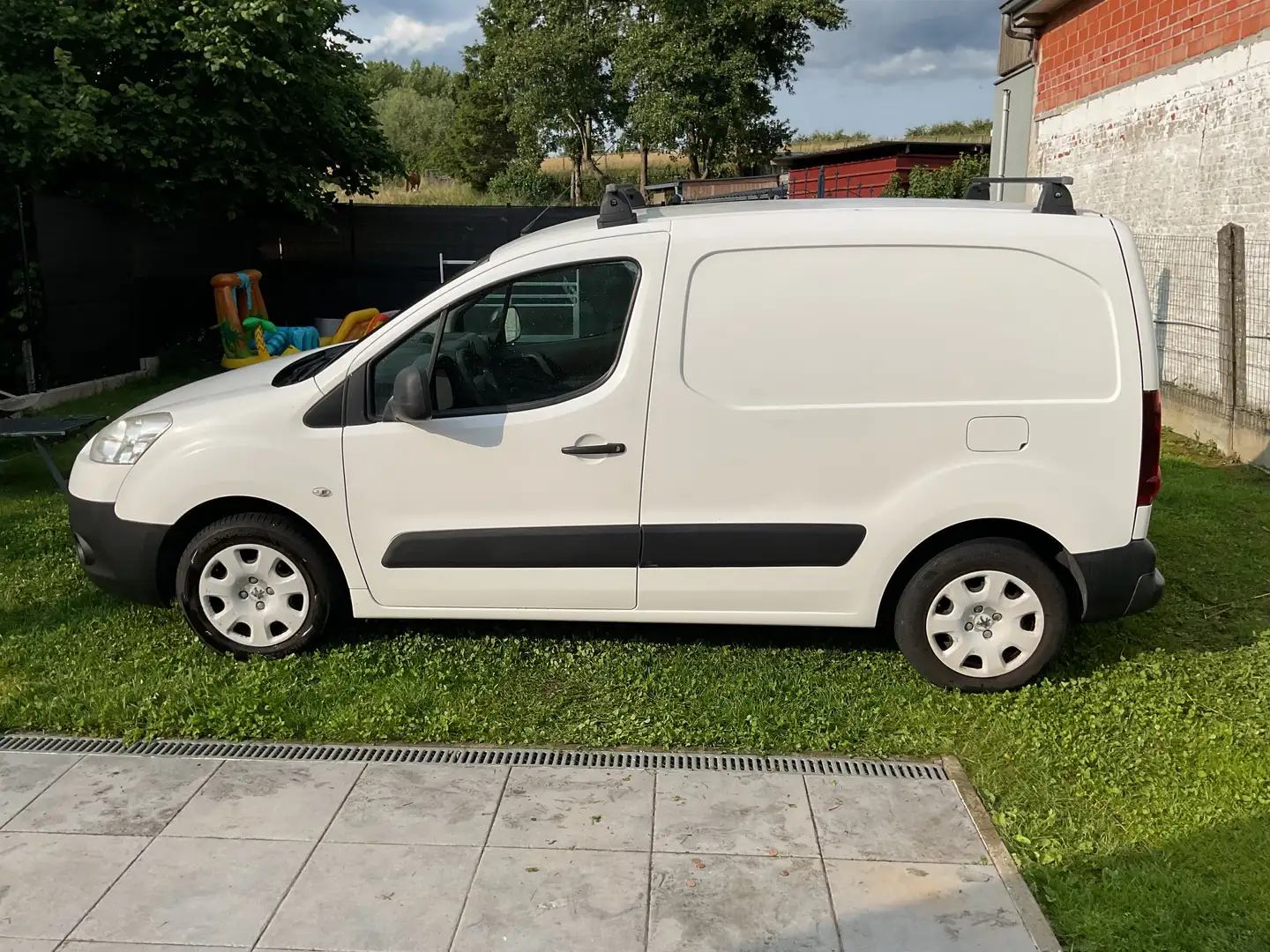 Peugeot Partner Partner 1.6 HDi 75 L1 FAP Komfort Blanc - 2