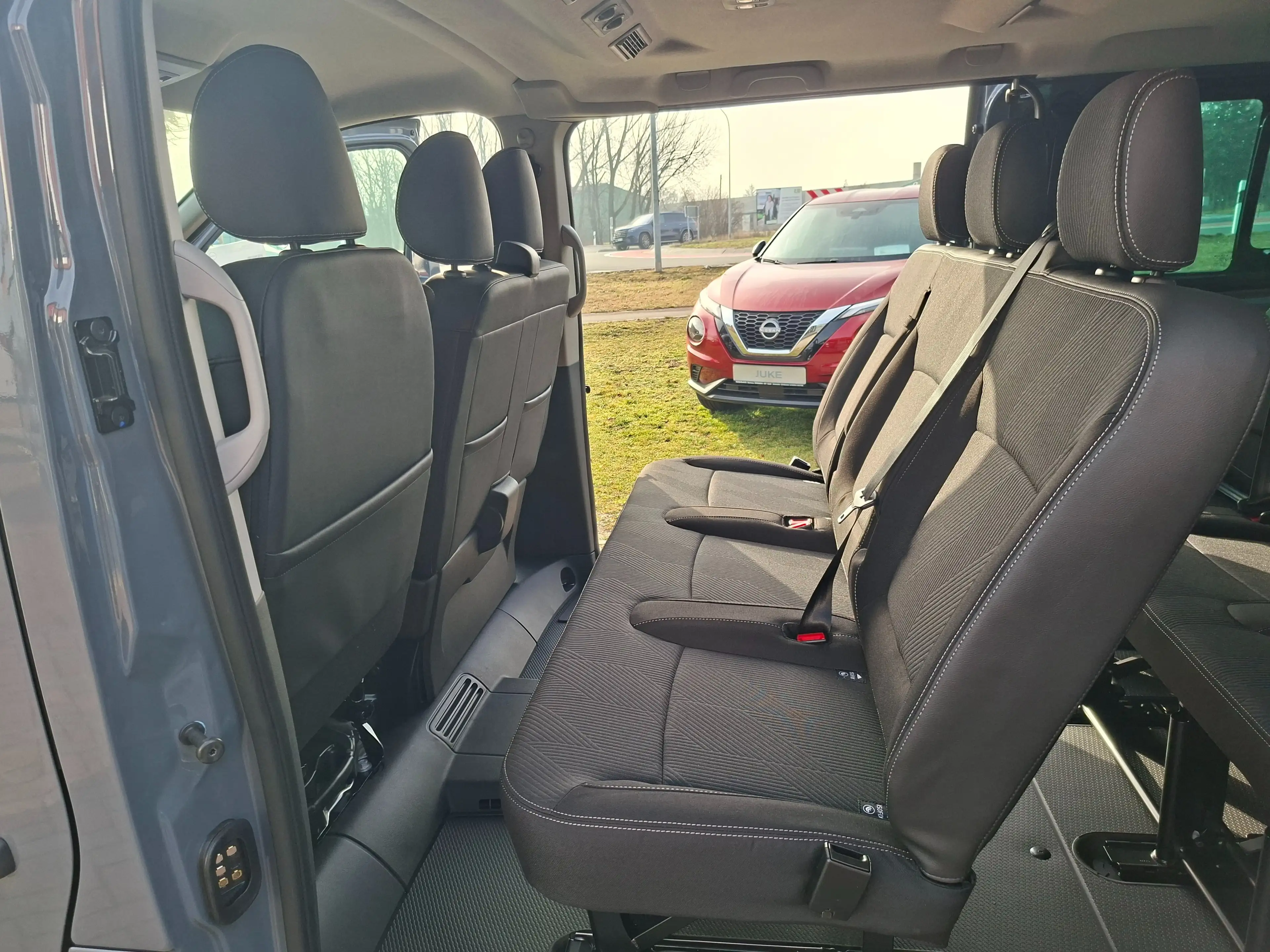 Nissan Primastar L1H1 2,8t Tekna Design HK — photo 15
