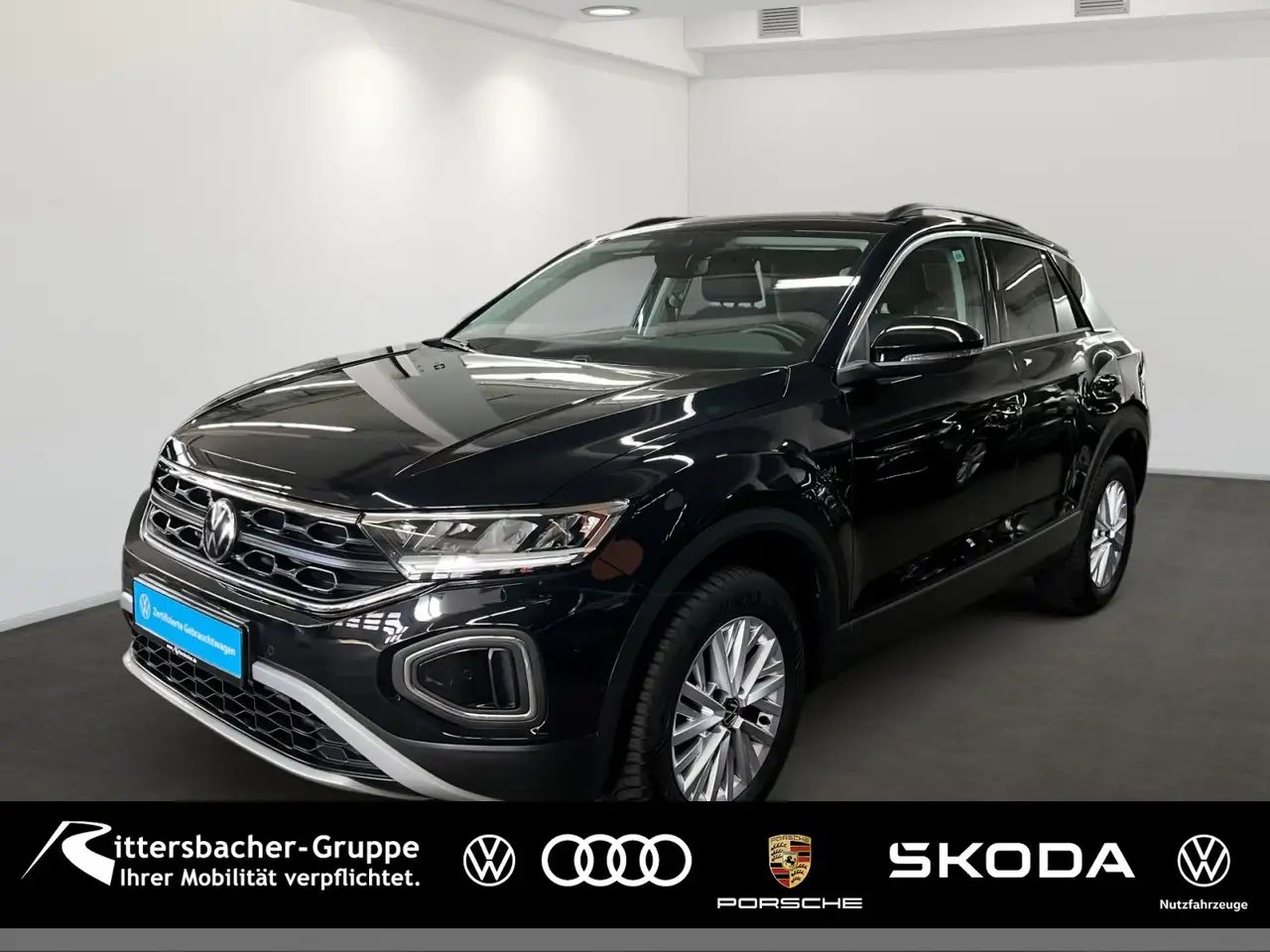 Volkswagen T-Roc 1.5 TSI Life DSG LED Navi RearView — миниатюра 1