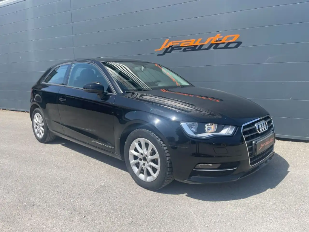 Audi A3 1.6 TDI AMBITION 105cv 3P BVM