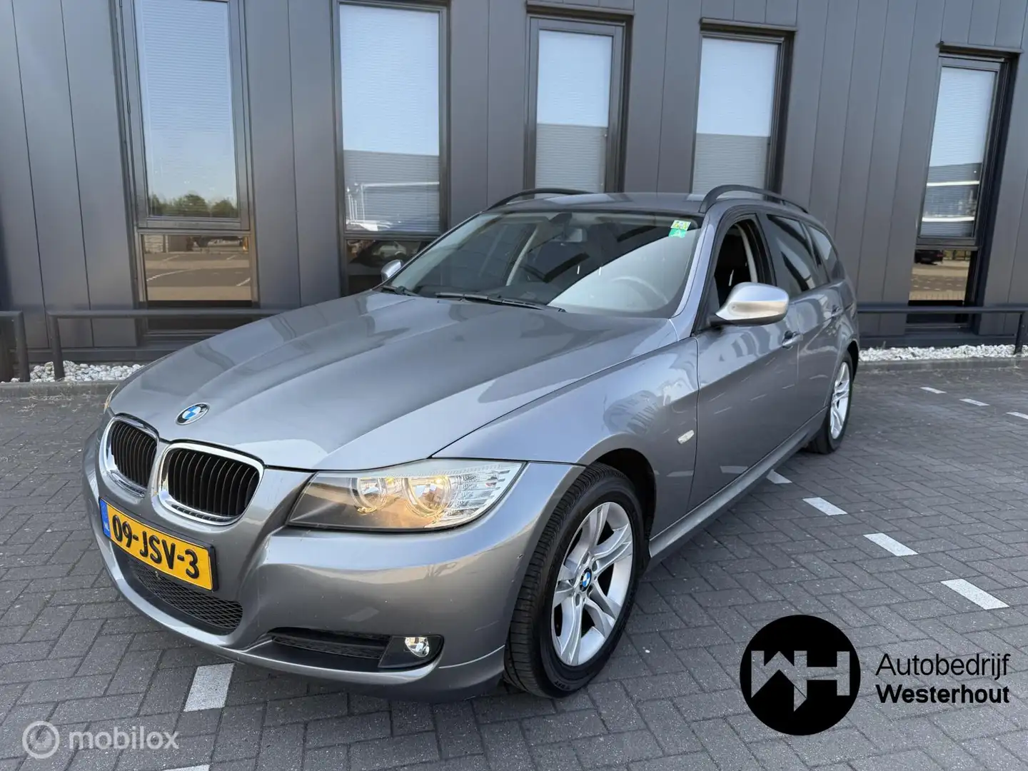 BMW 318 3-serie Touring 318i Business Line Airco Navi Lede Grau - 2
