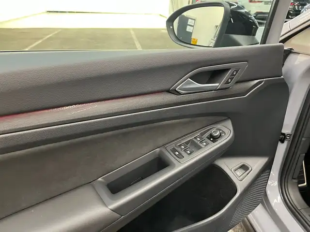 Volkswagen Golf view 16