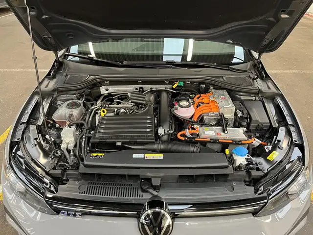 Volkswagen Golf view 12