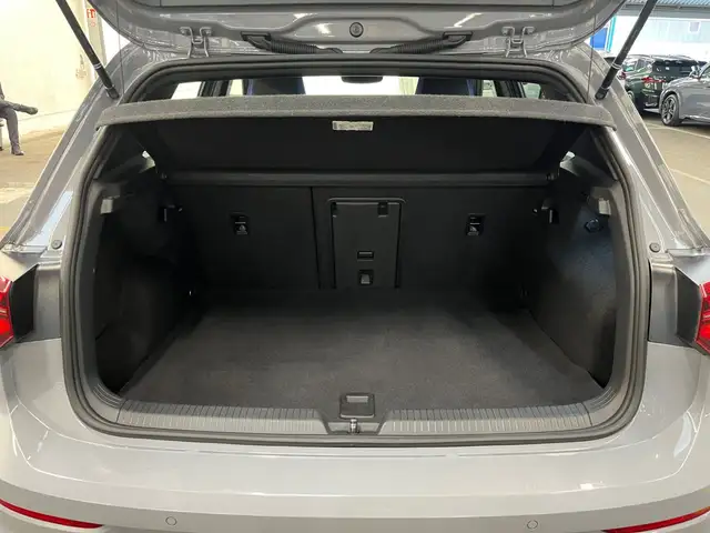 Volkswagen Golf view 11