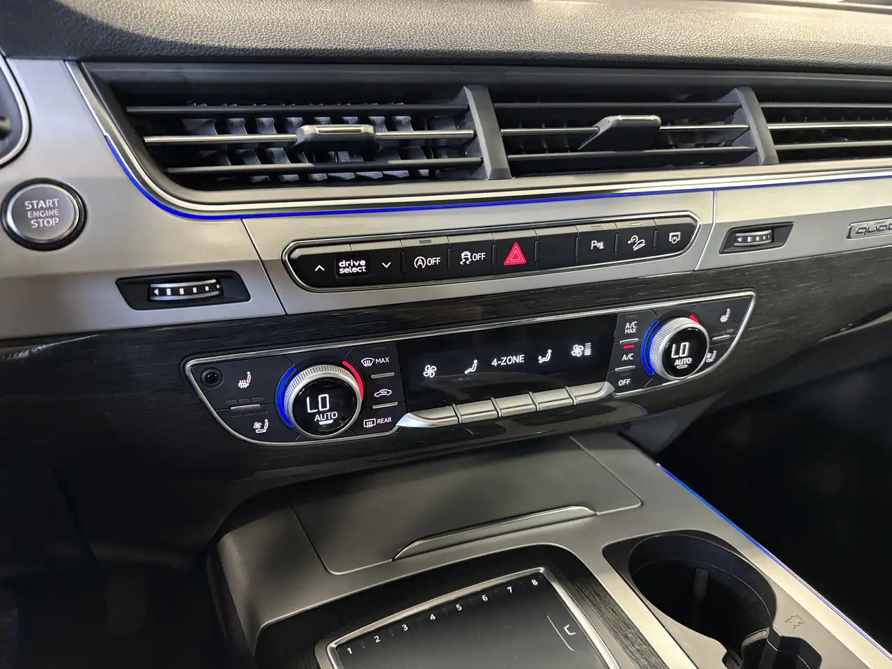 Audi Q7 снимка Audi Q7