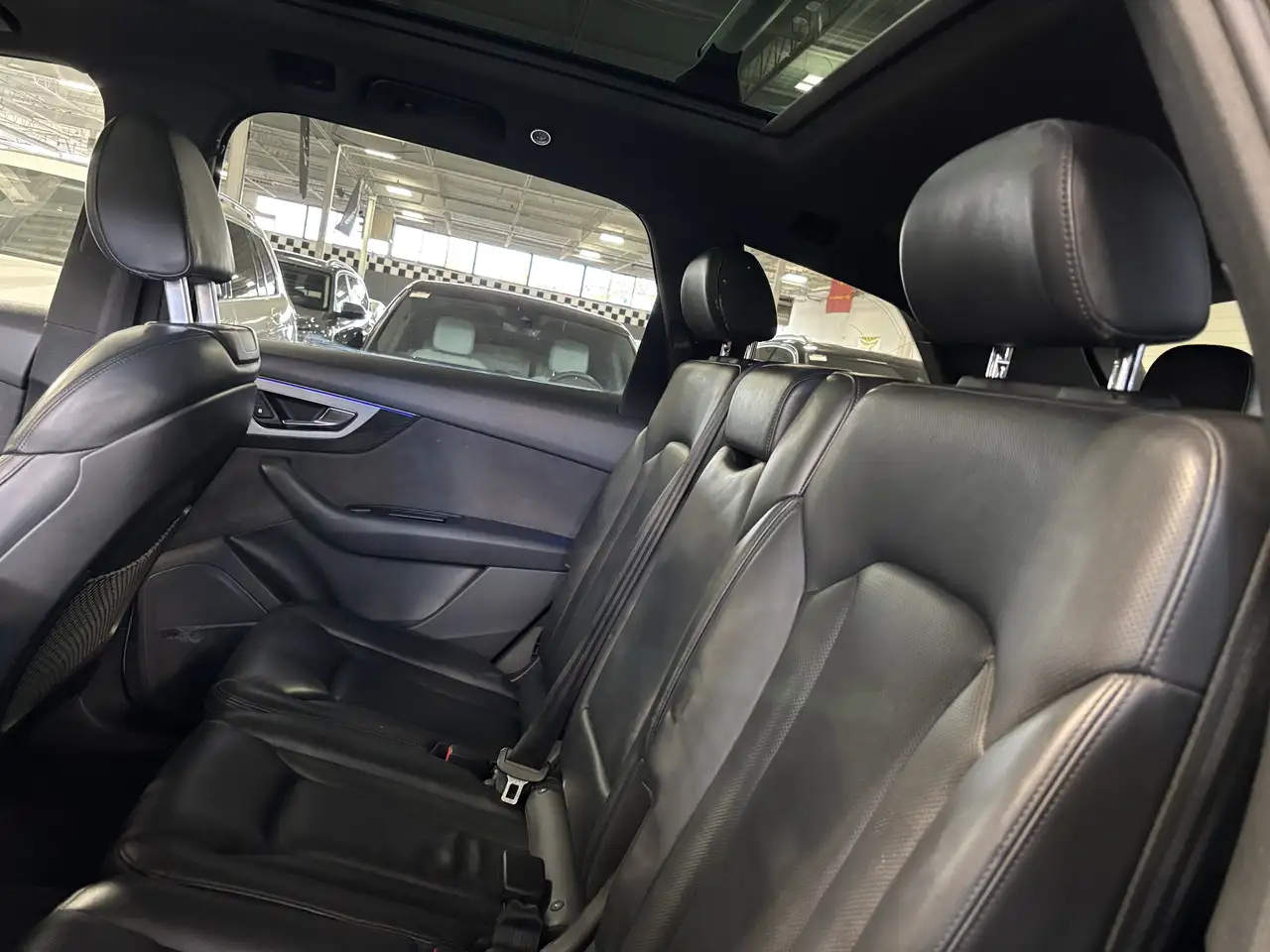 Audi Q7 снимка Audi Q7